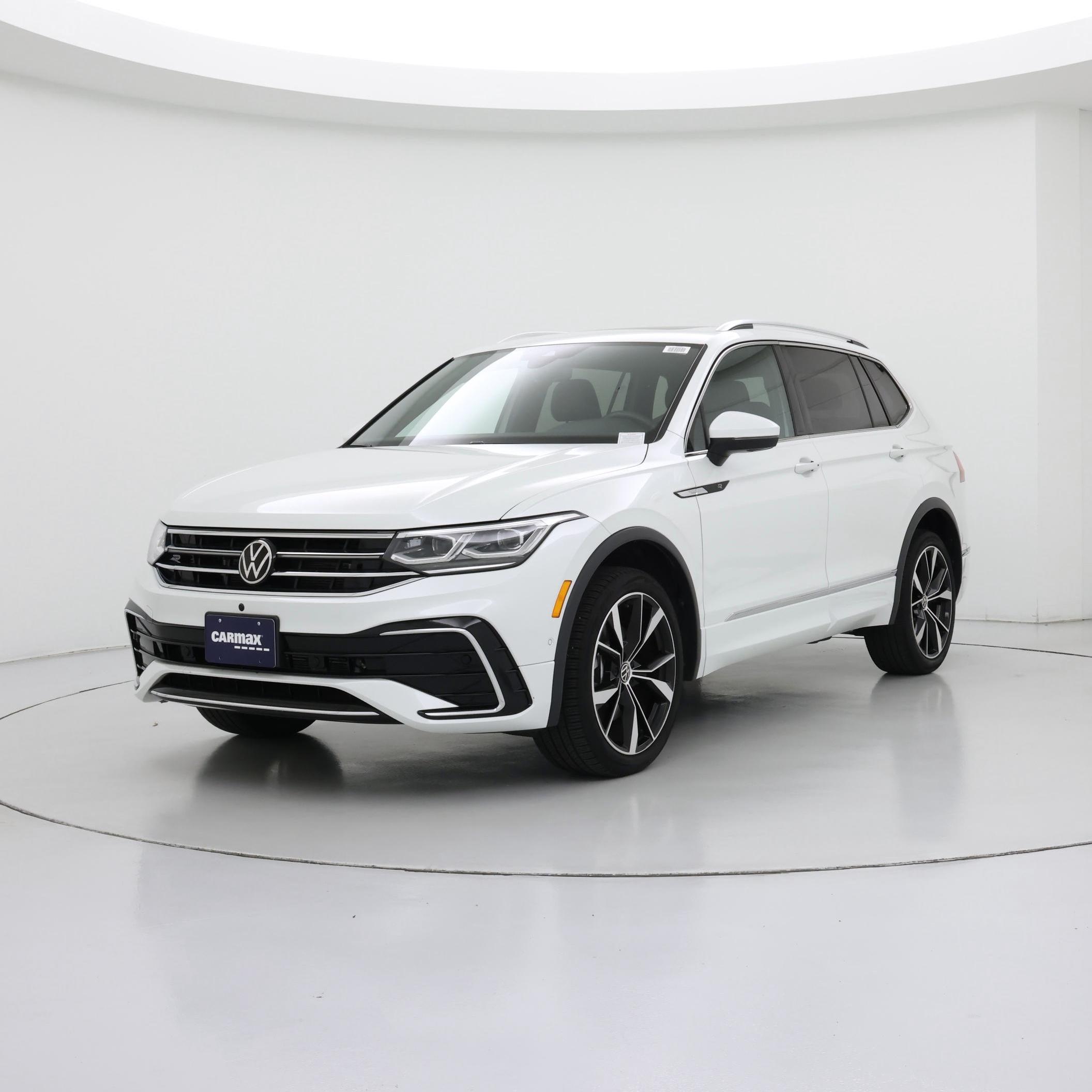 Thumbnail: 2023 Volkswagen Tiguan - 4