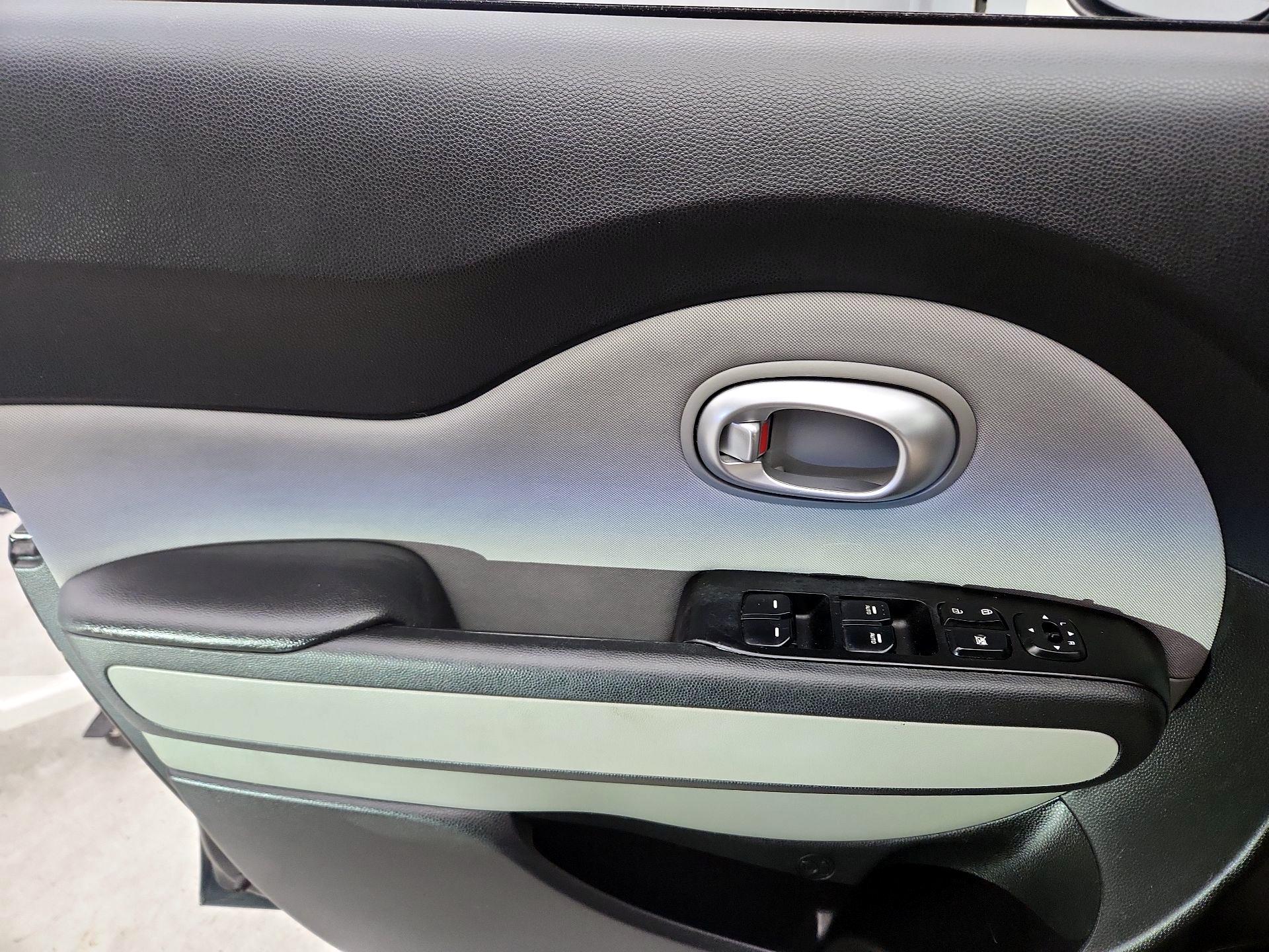 Thumbnail: 2014 Kia Soul - 12