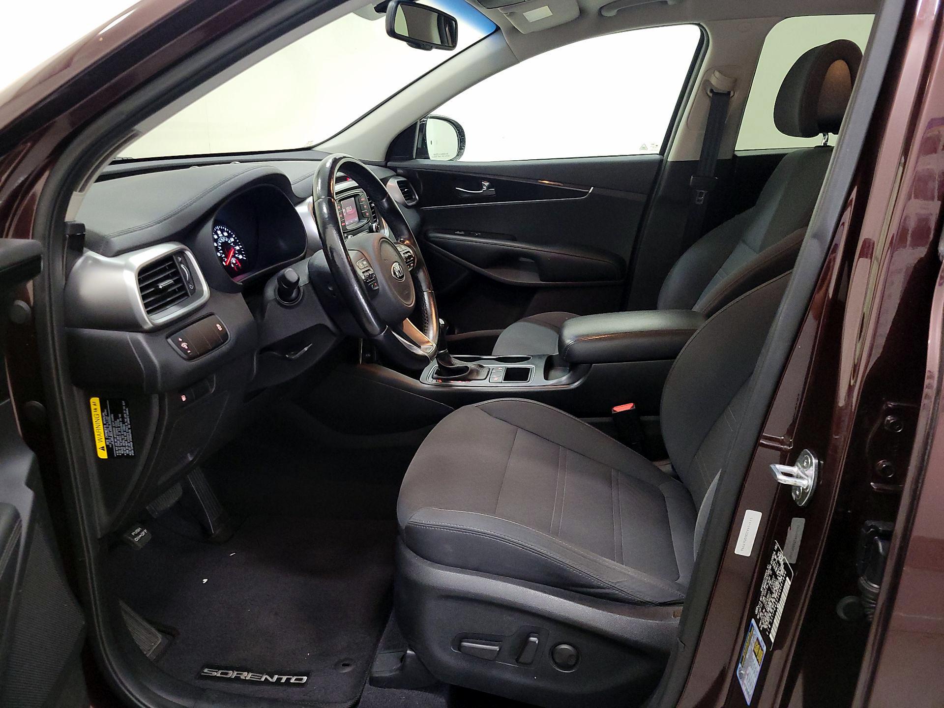 Thumbnail: 2016 Kia Sorento - 11