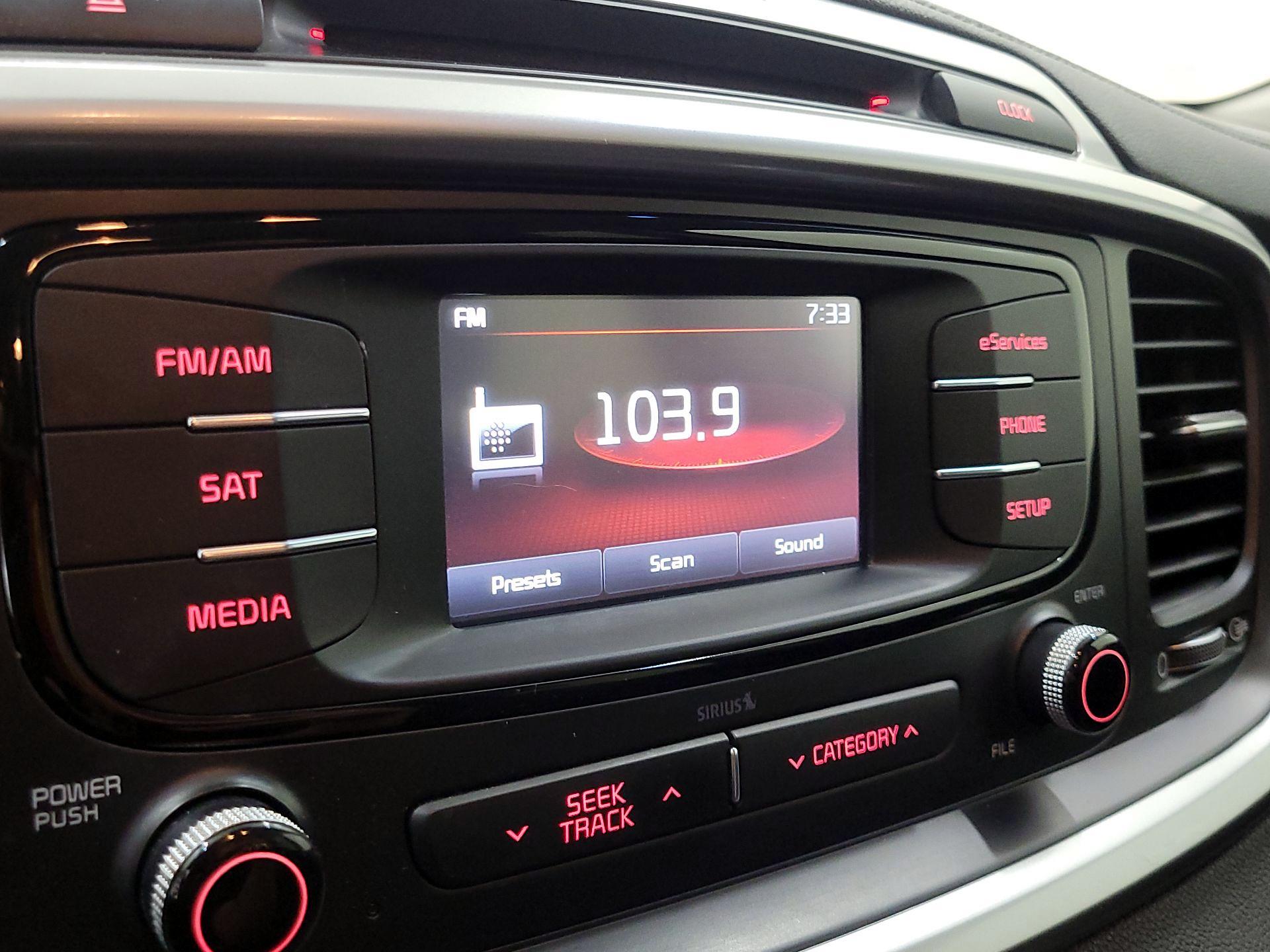 Thumbnail: 2016 Kia Sorento - 15
