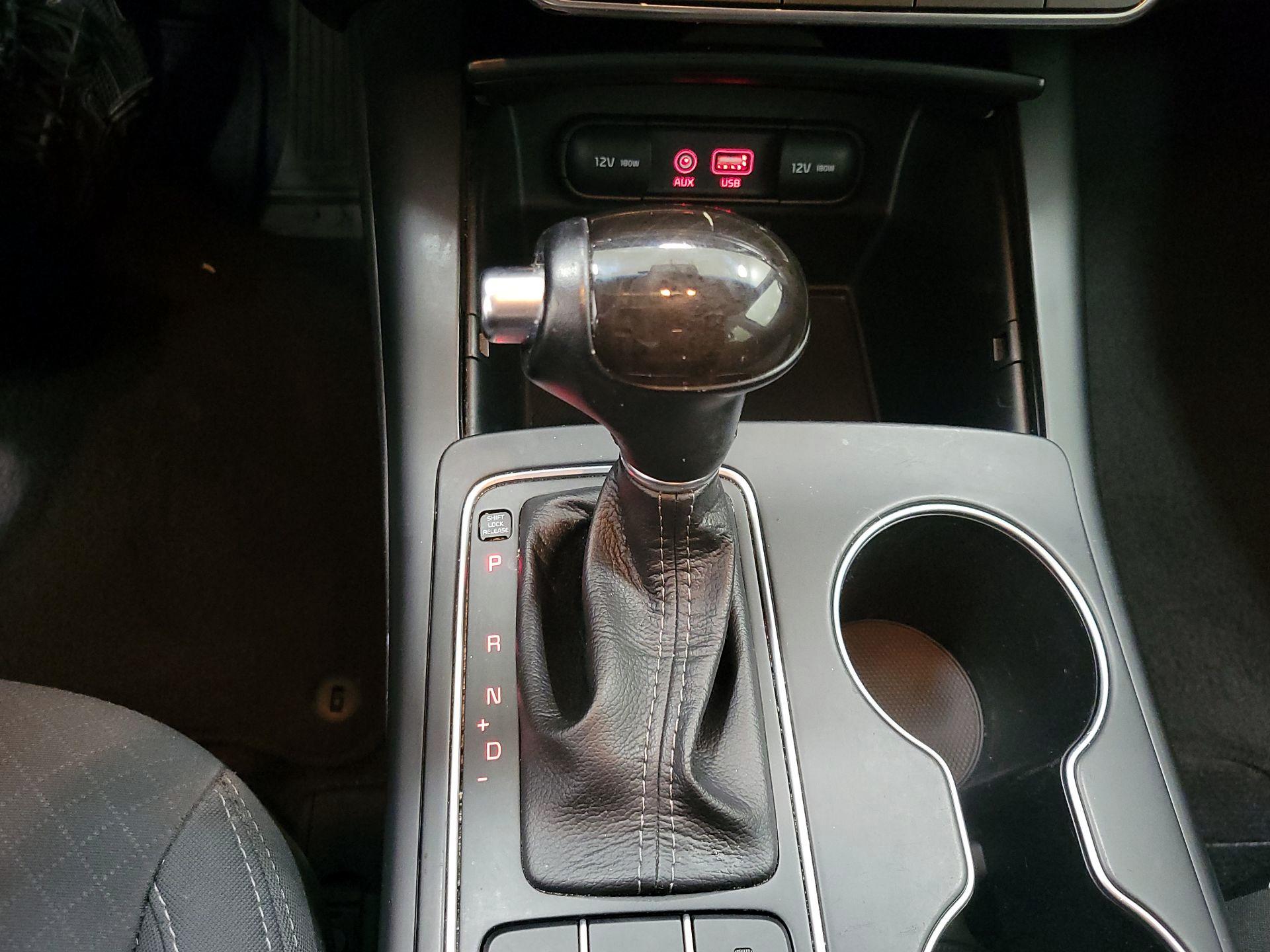 Thumbnail: 2016 Kia Sorento - 17