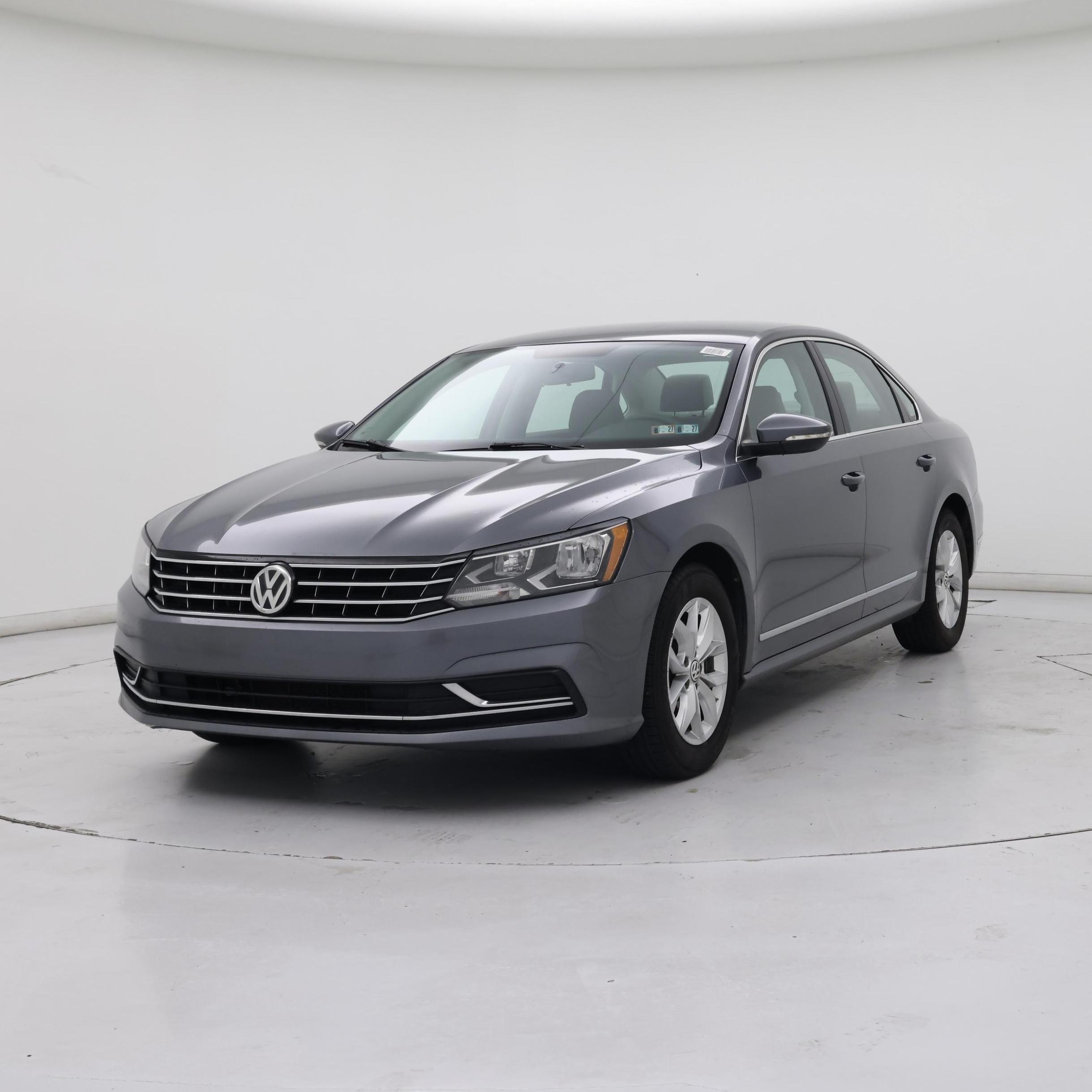 Thumbnail: 2017 Volkswagen Passat - 4