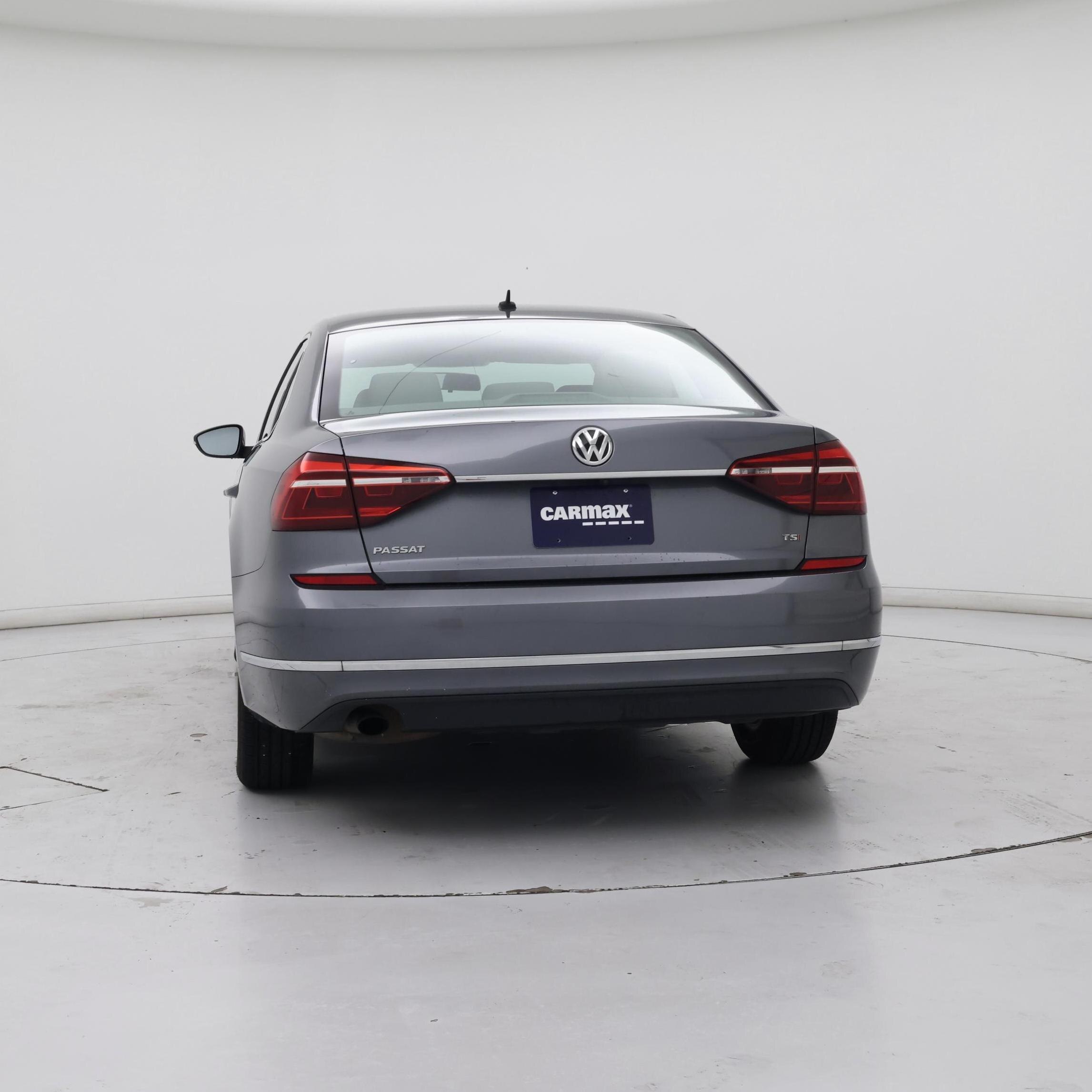 Thumbnail: 2017 Volkswagen Passat - 6
