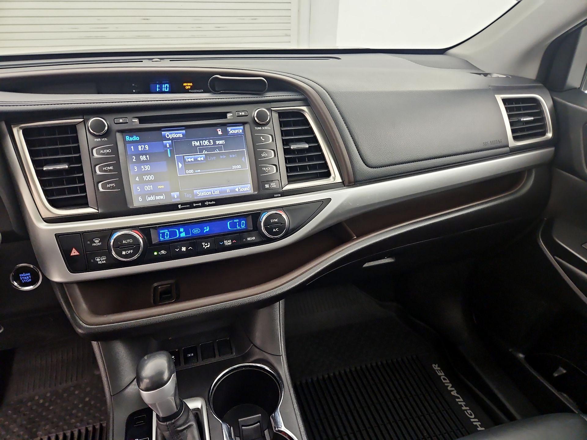 Thumbnail: 2016 Toyota Highlander - 9