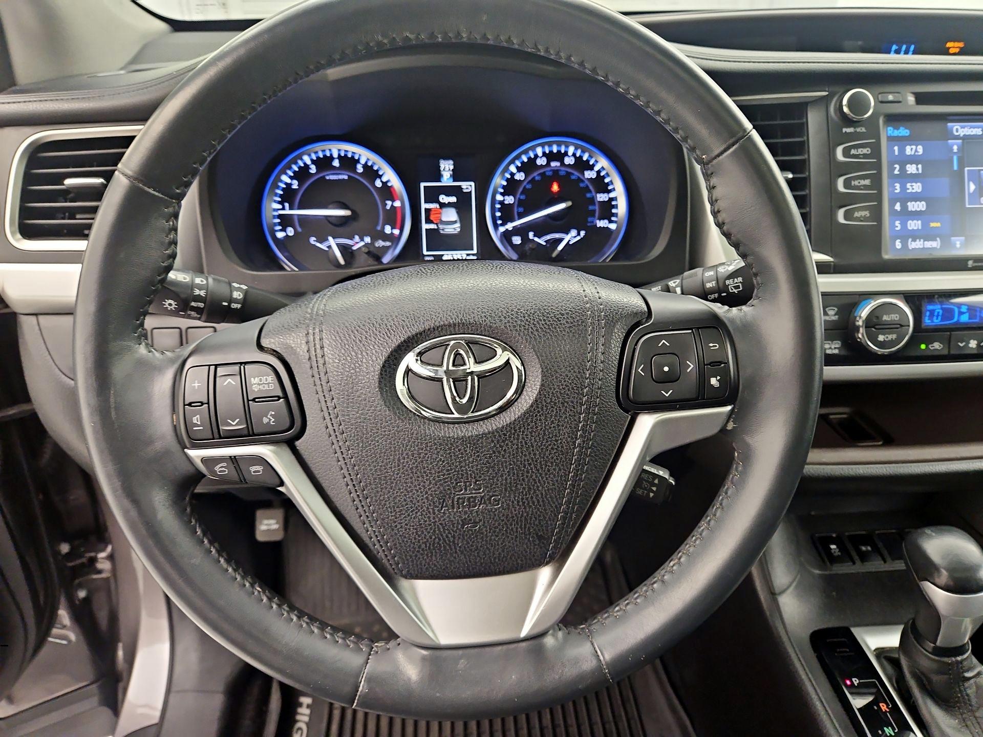 Thumbnail: 2016 Toyota Highlander - 10