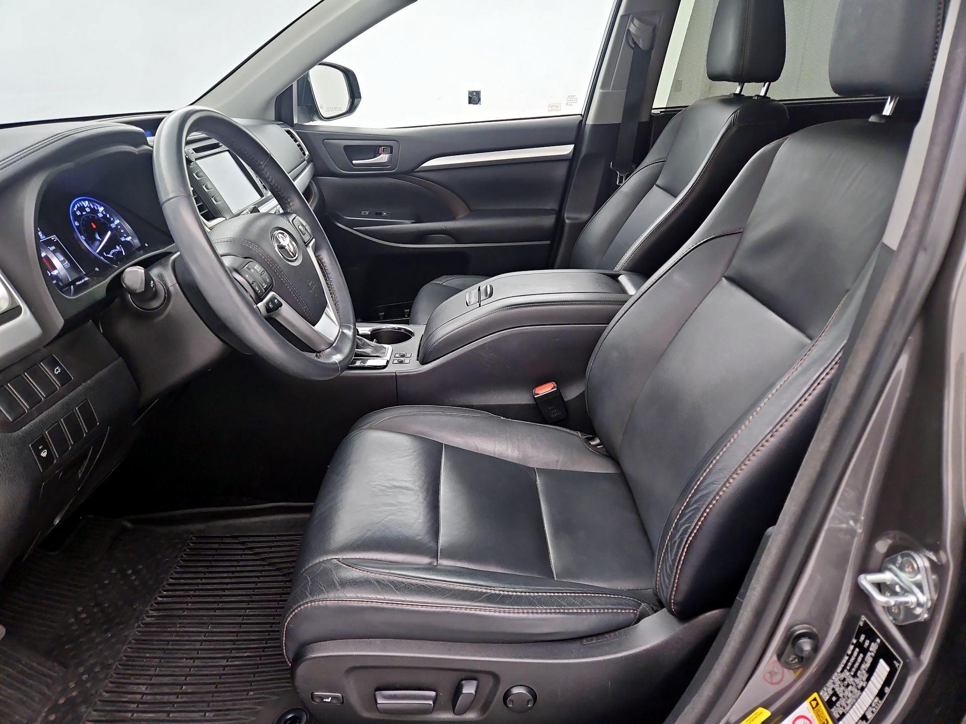Thumbnail: 2016 Toyota Highlander - 11