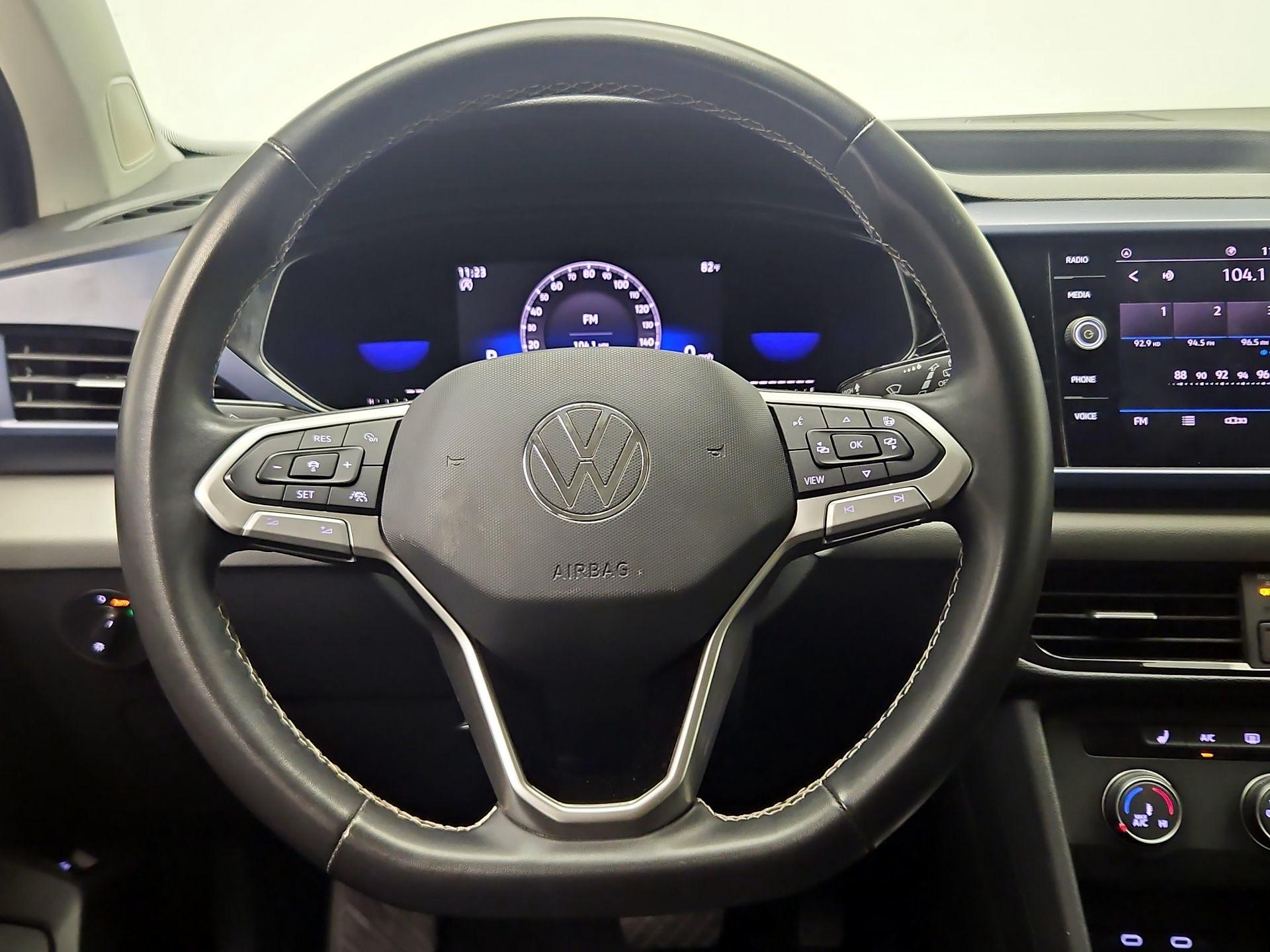 Thumbnail: 2022 Volkswagen Taos - 10
