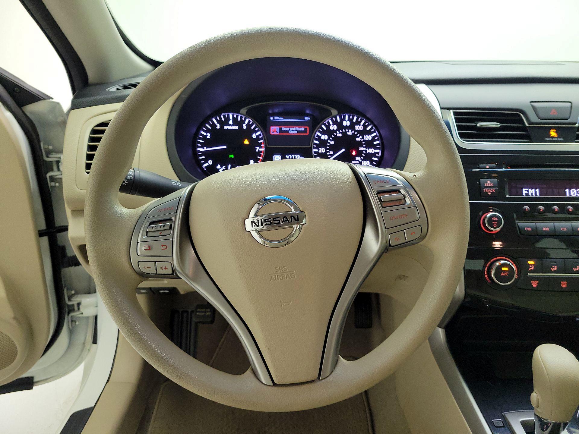 Thumbnail: 2014 Nissan Altima - 10