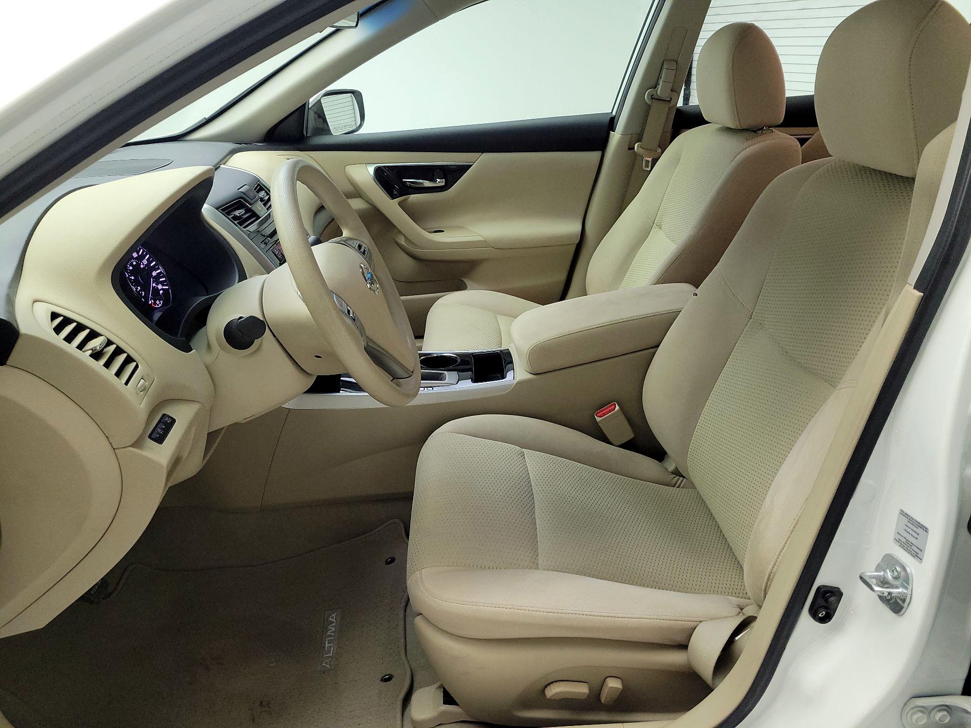 Thumbnail: 2014 Nissan Altima - 11