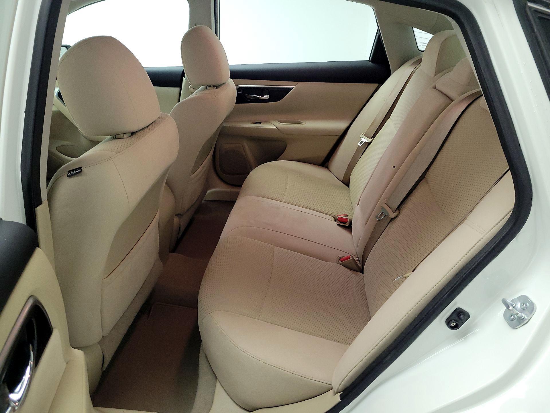 Thumbnail: 2014 Nissan Altima - 18