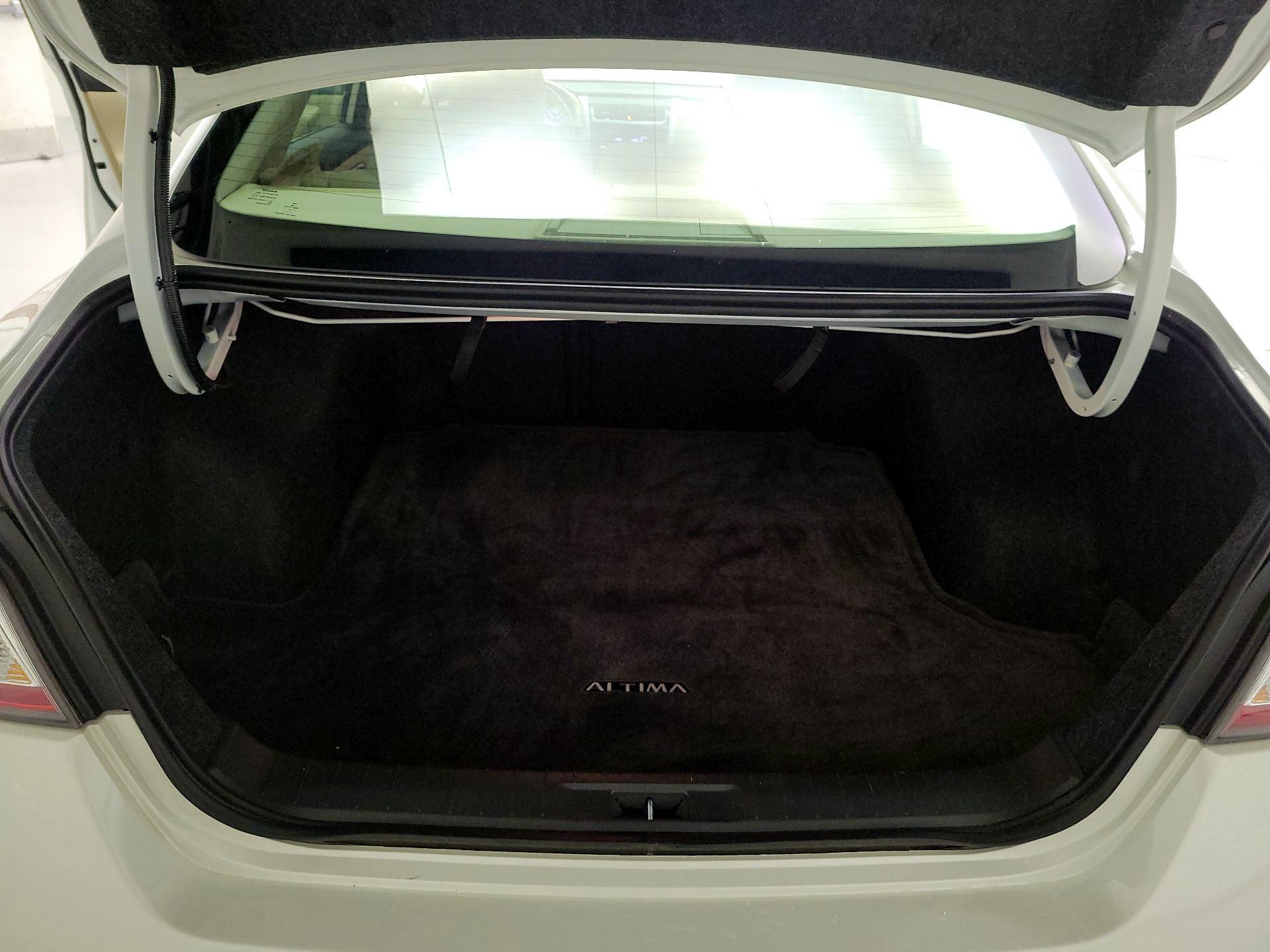 Thumbnail: 2014 Nissan Altima - 19