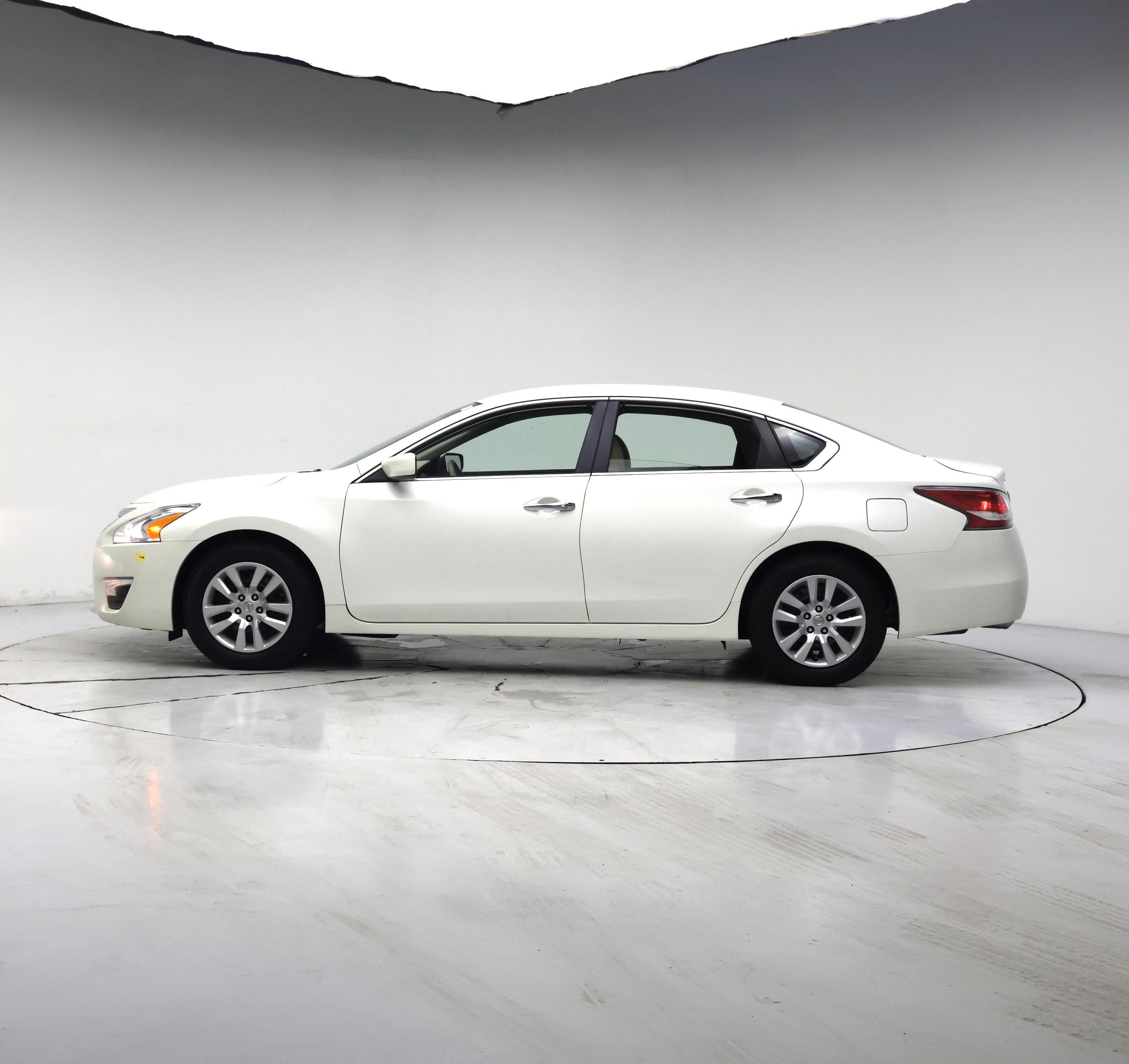 Thumbnail: 2014 Nissan Altima - 3