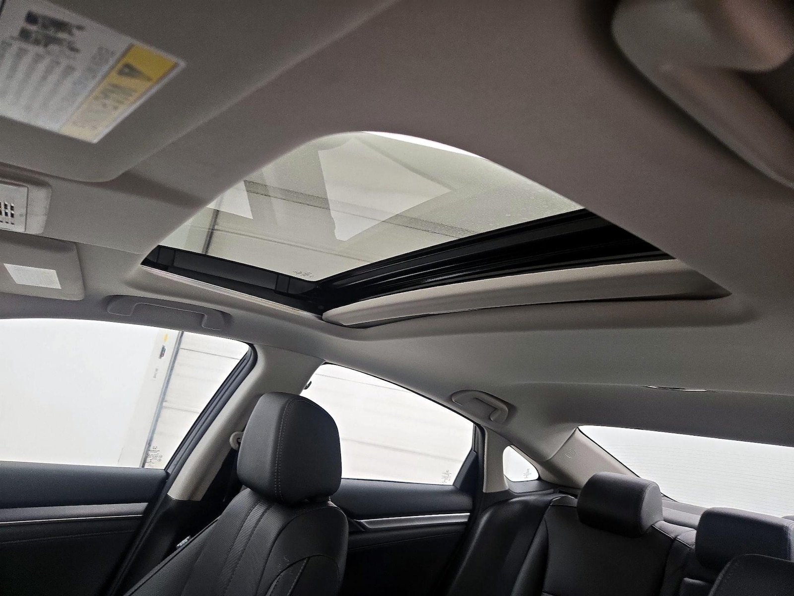 Sunroof(s) & Overhead Airbags