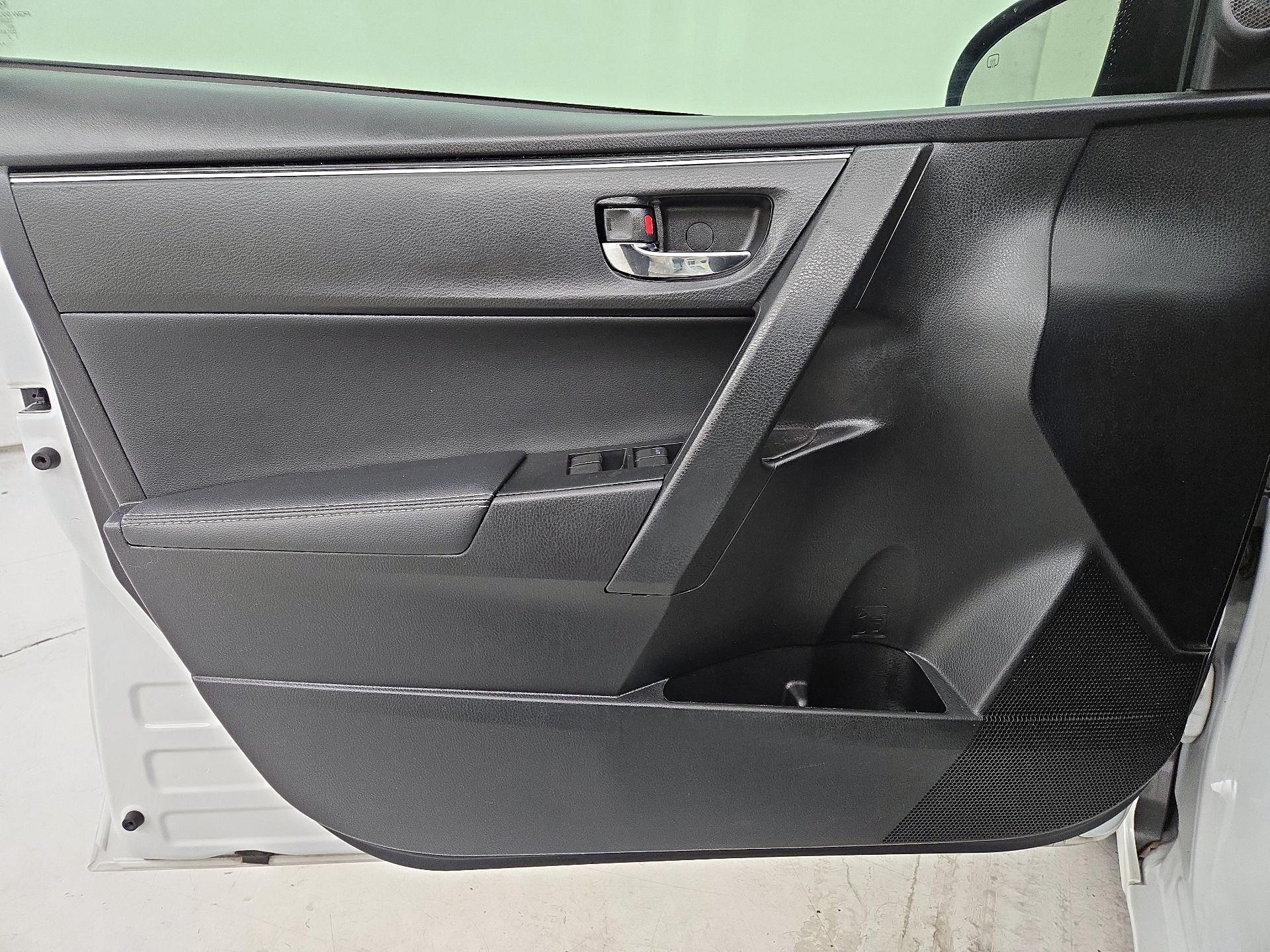 Thumbnail: 2018 Toyota Corolla - 12