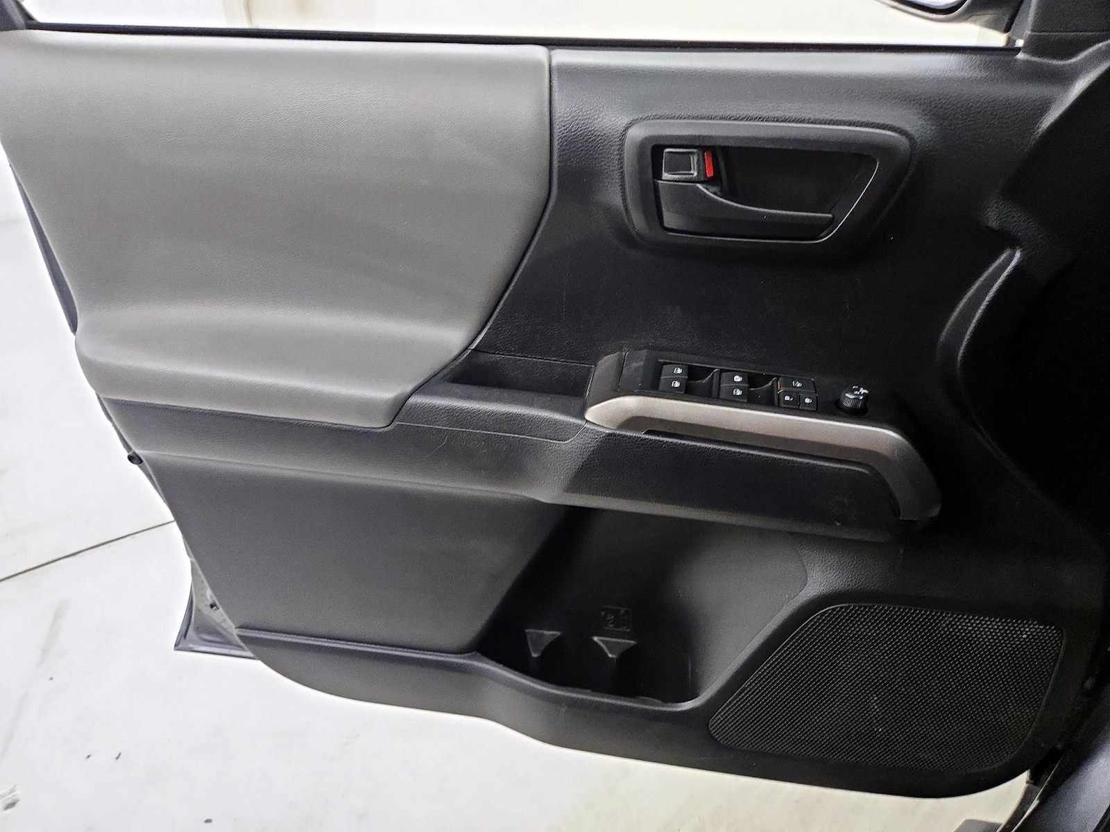 2021 Toyota Tacoma SR5 - Photo 13