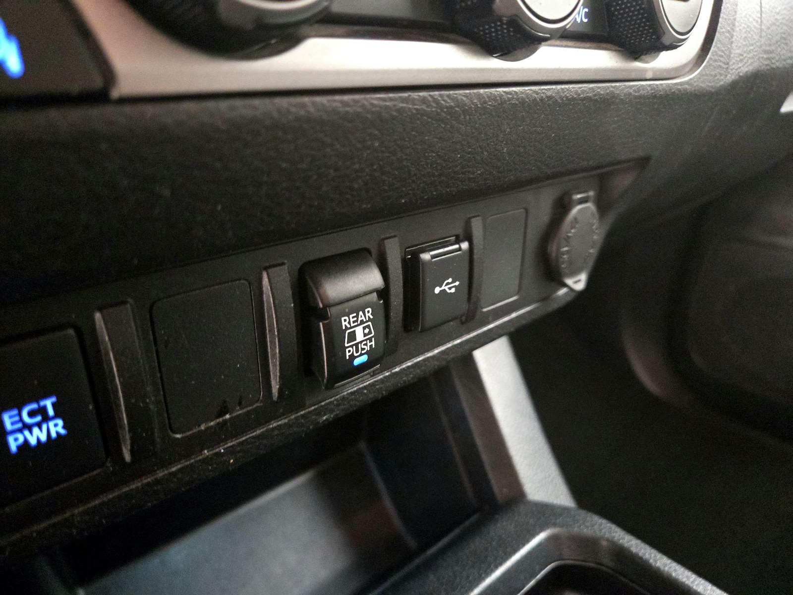 2021 Toyota Tacoma SR5 - Photo 19