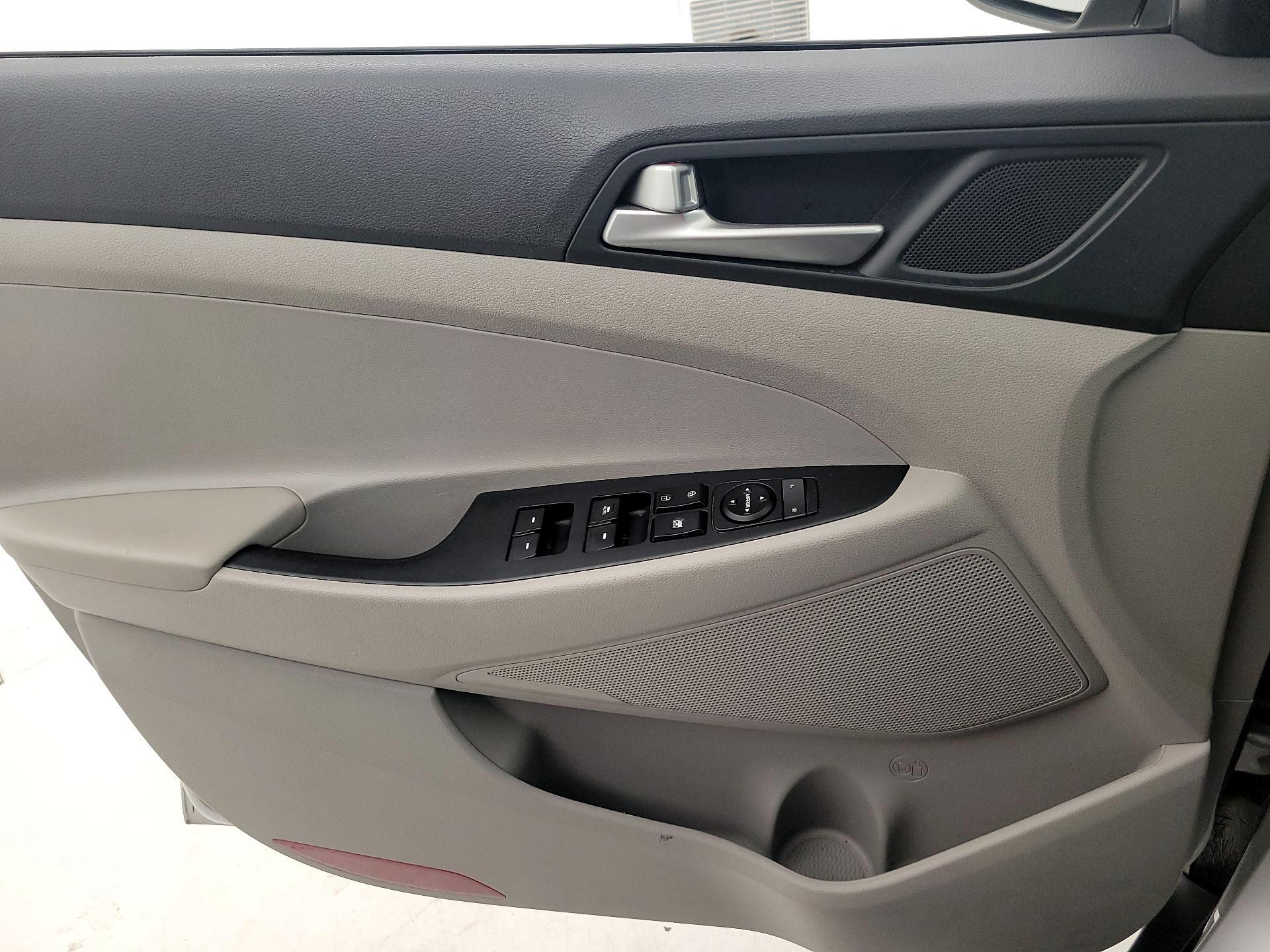 Thumbnail: 2020 Hyundai Tucson - 12