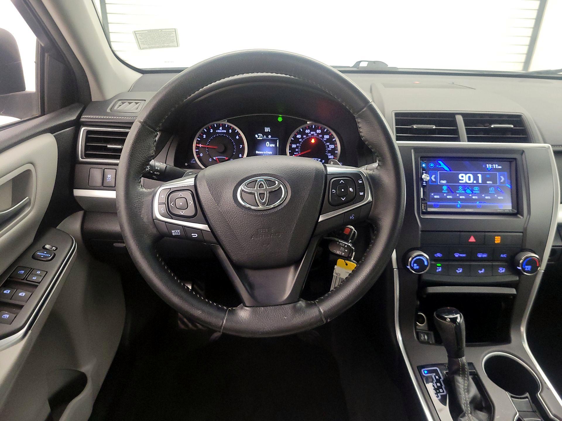 Thumbnail: 2016 Toyota Camry - 10