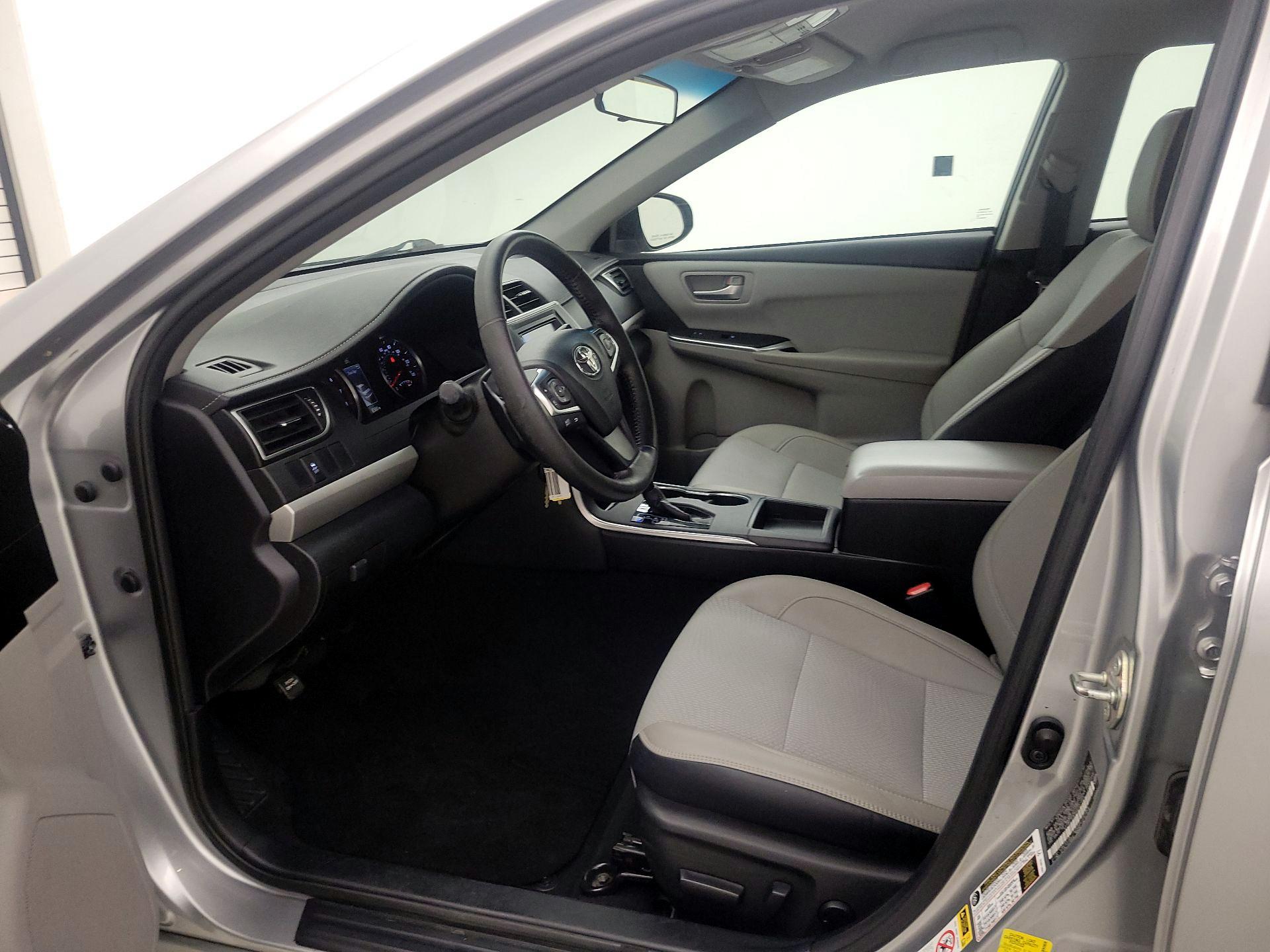 Thumbnail: 2016 Toyota Camry - 11