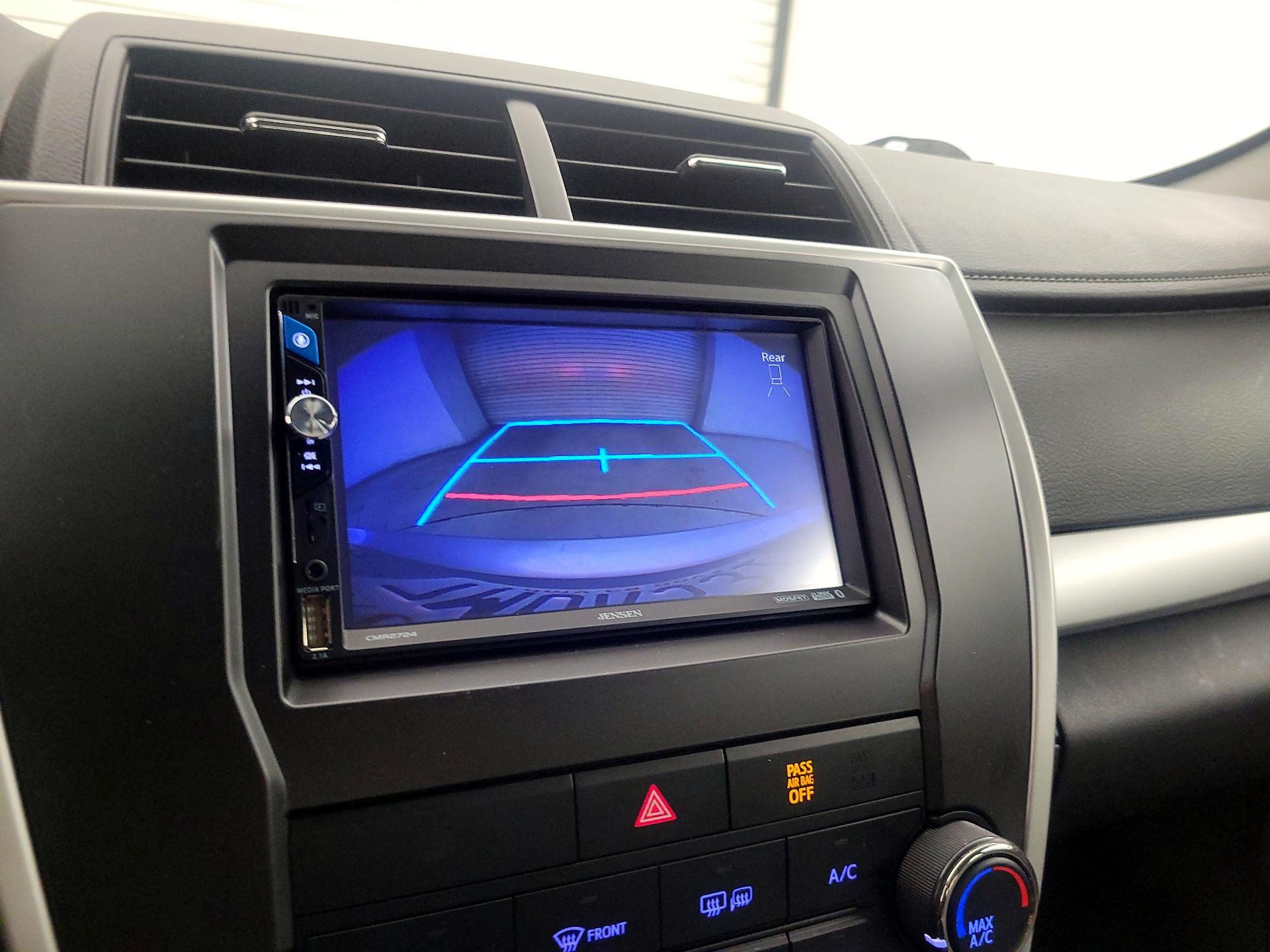 Thumbnail: 2016 Toyota Camry - 14