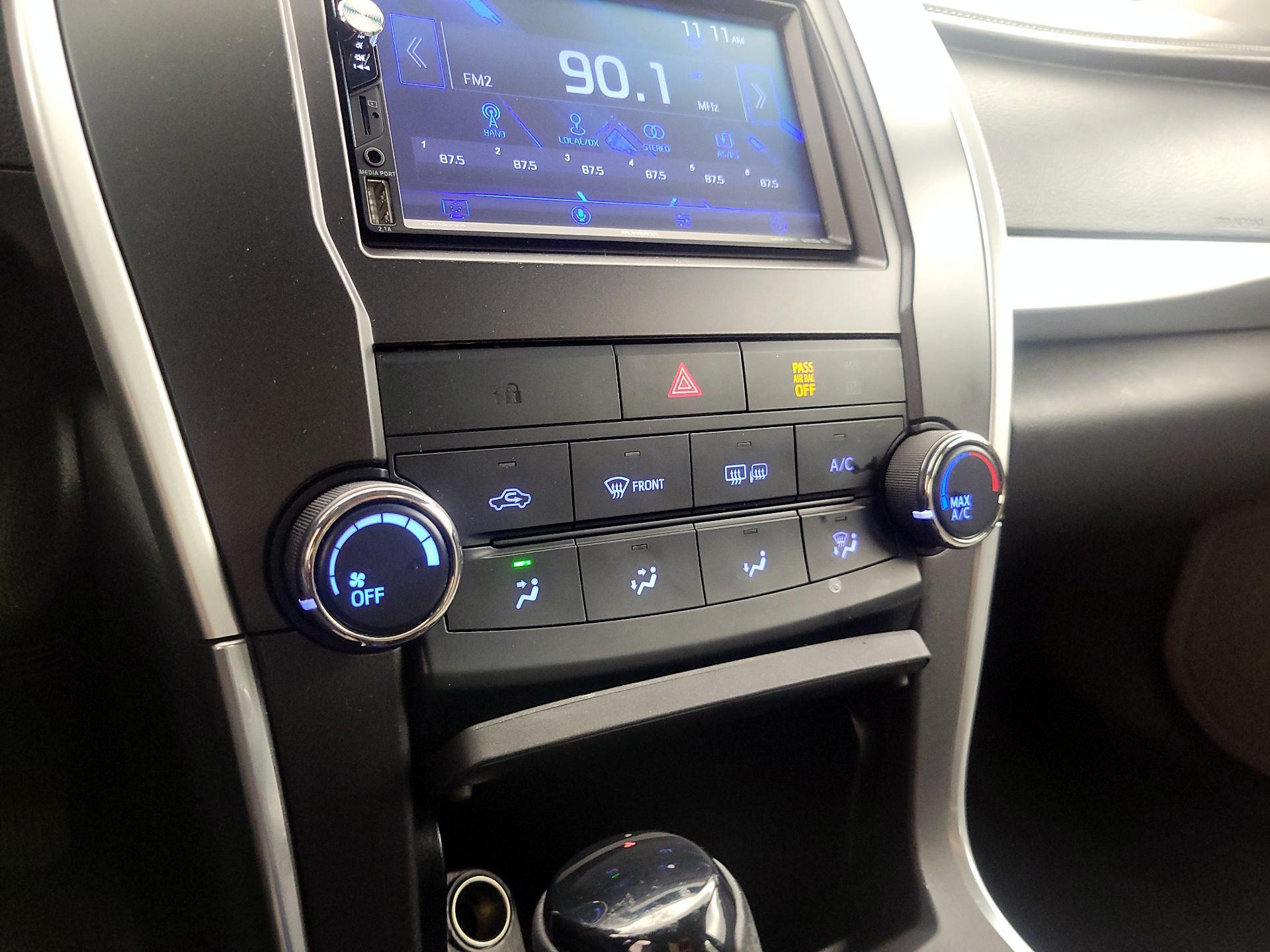 Thumbnail: 2016 Toyota Camry - 16
