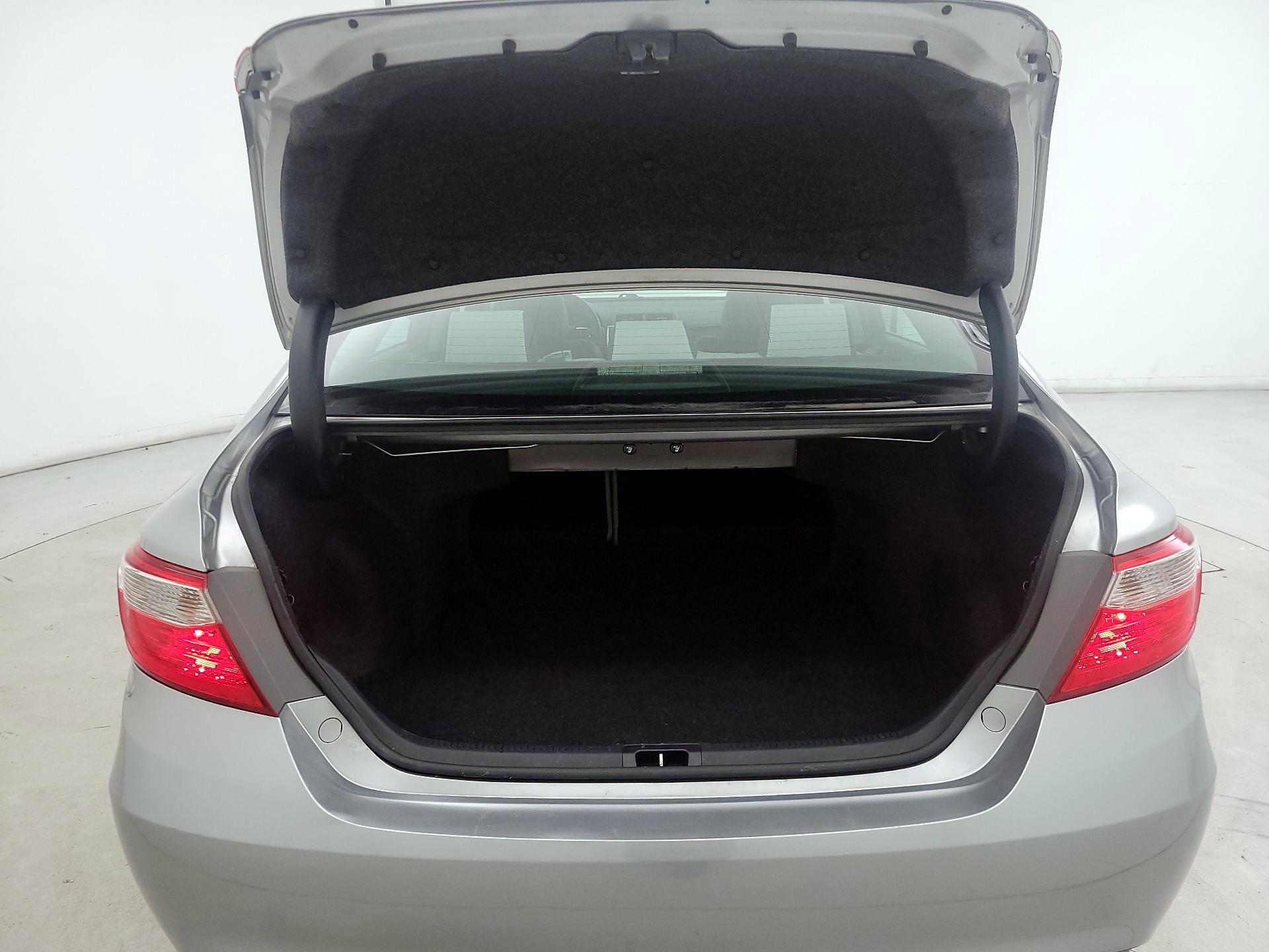 Thumbnail: 2016 Toyota Camry - 20