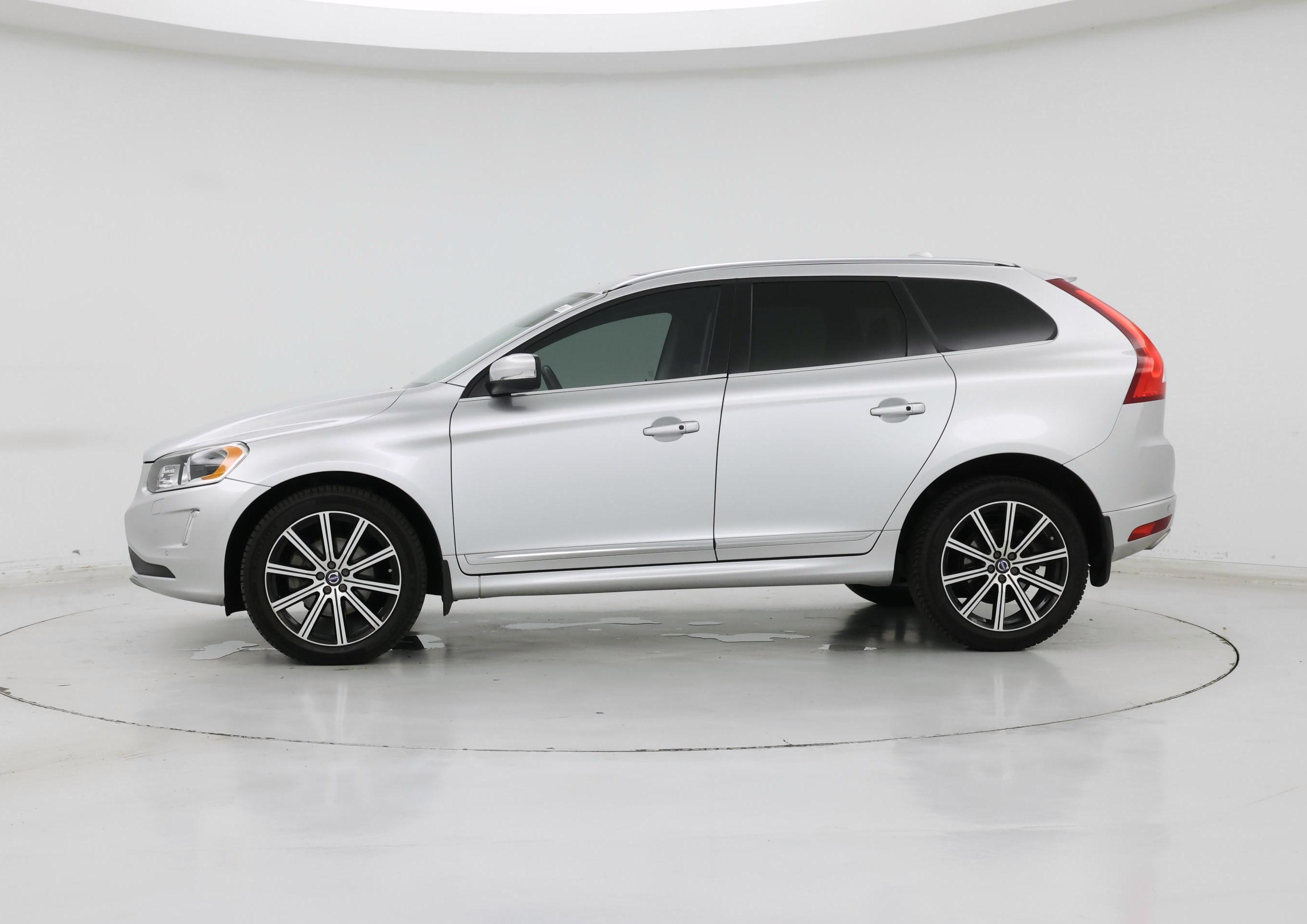 Thumbnail: 2017 Volvo XC60 - 3