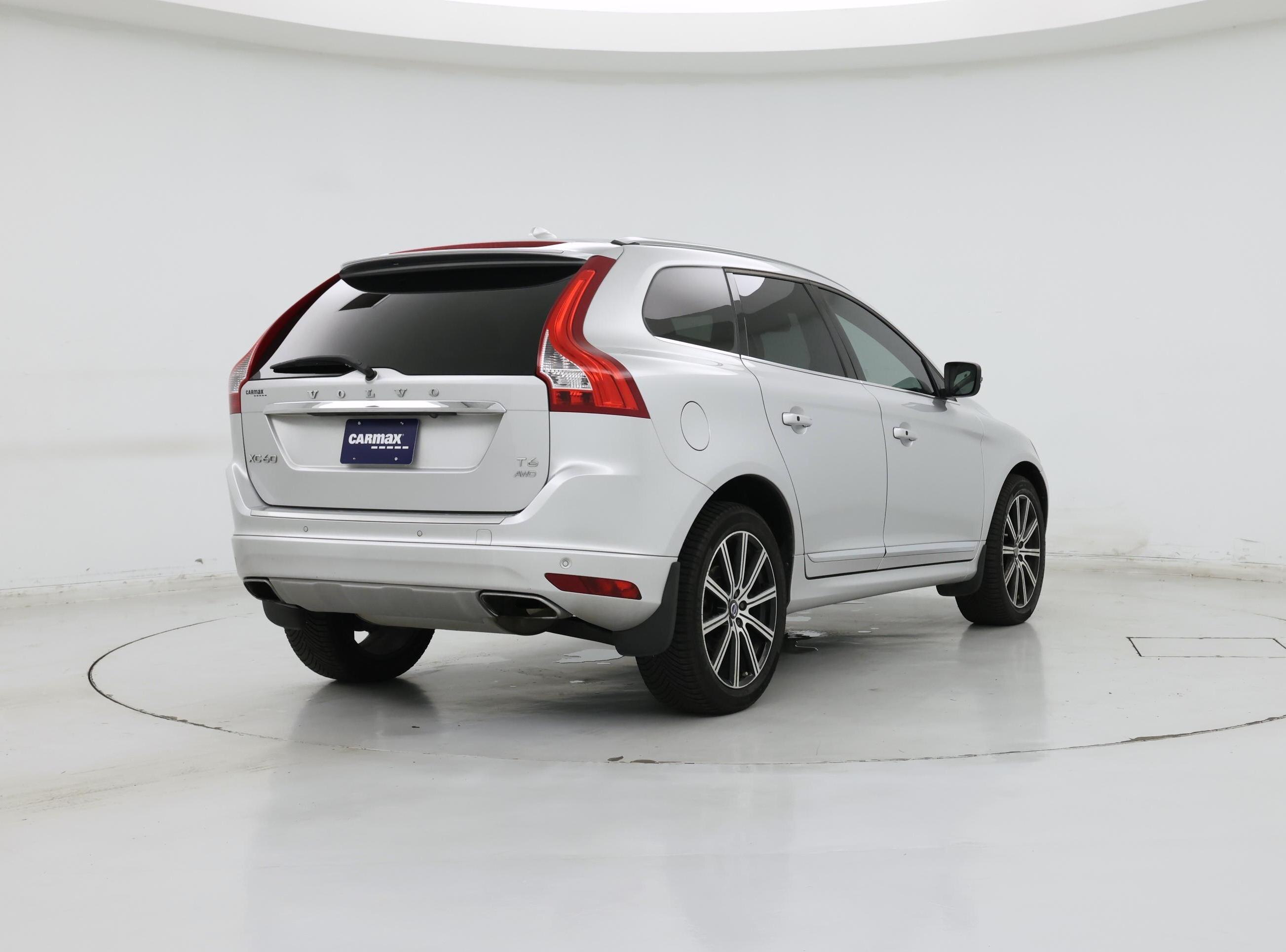 Thumbnail: 2017 Volvo XC60 - 8