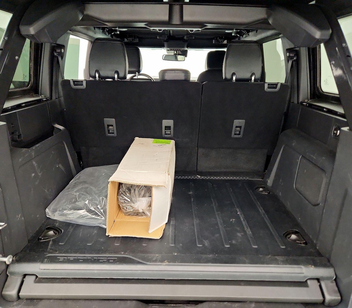 Trunk/Cargo (Seats Up)