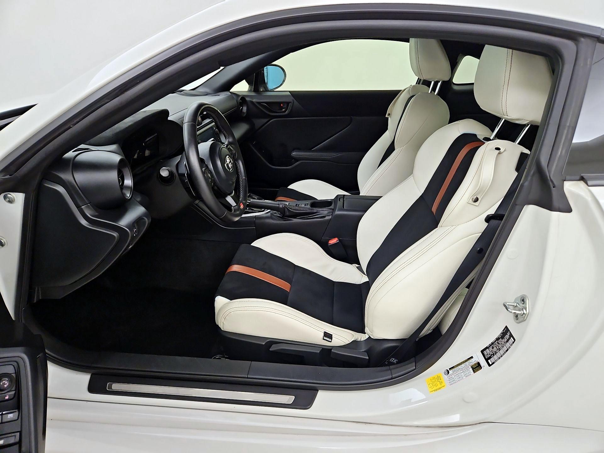 Thumbnail: 2022 Toyota GR86 - 11