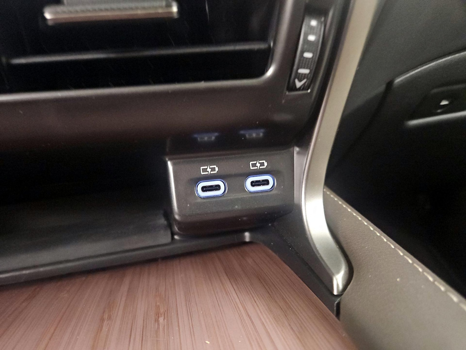 2024 Lexus RX Hybrid 350h - Photo 17