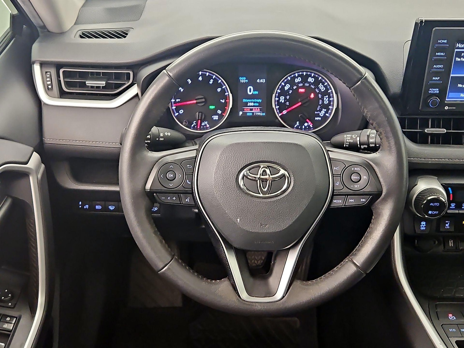 2020 Toyota RAV4 XLE Premium - Photo 11