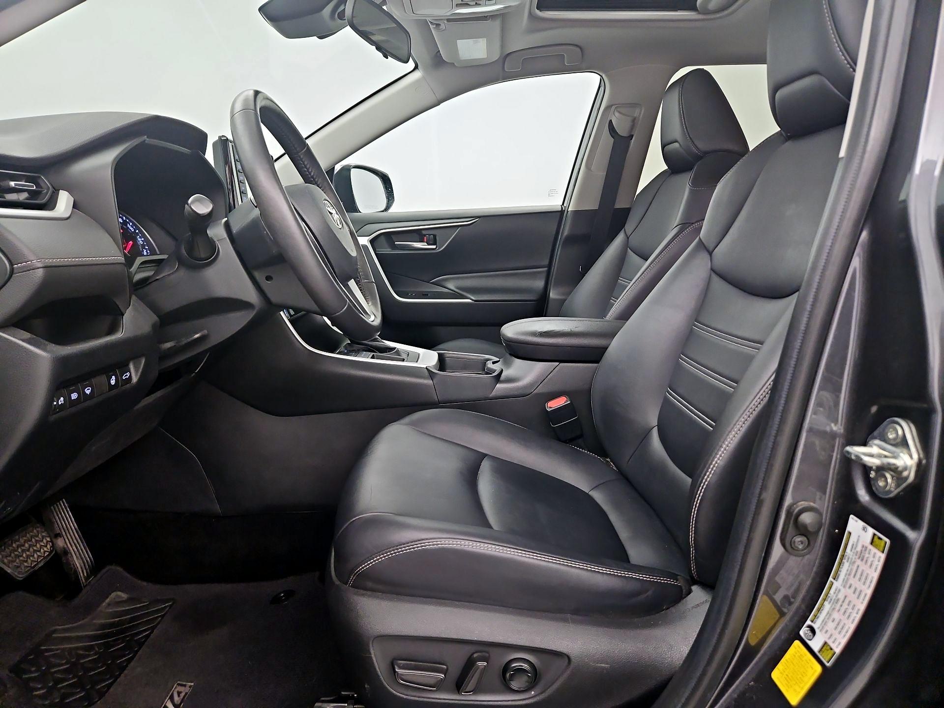 Thumbnail: 2020 Toyota RAV4 - 11