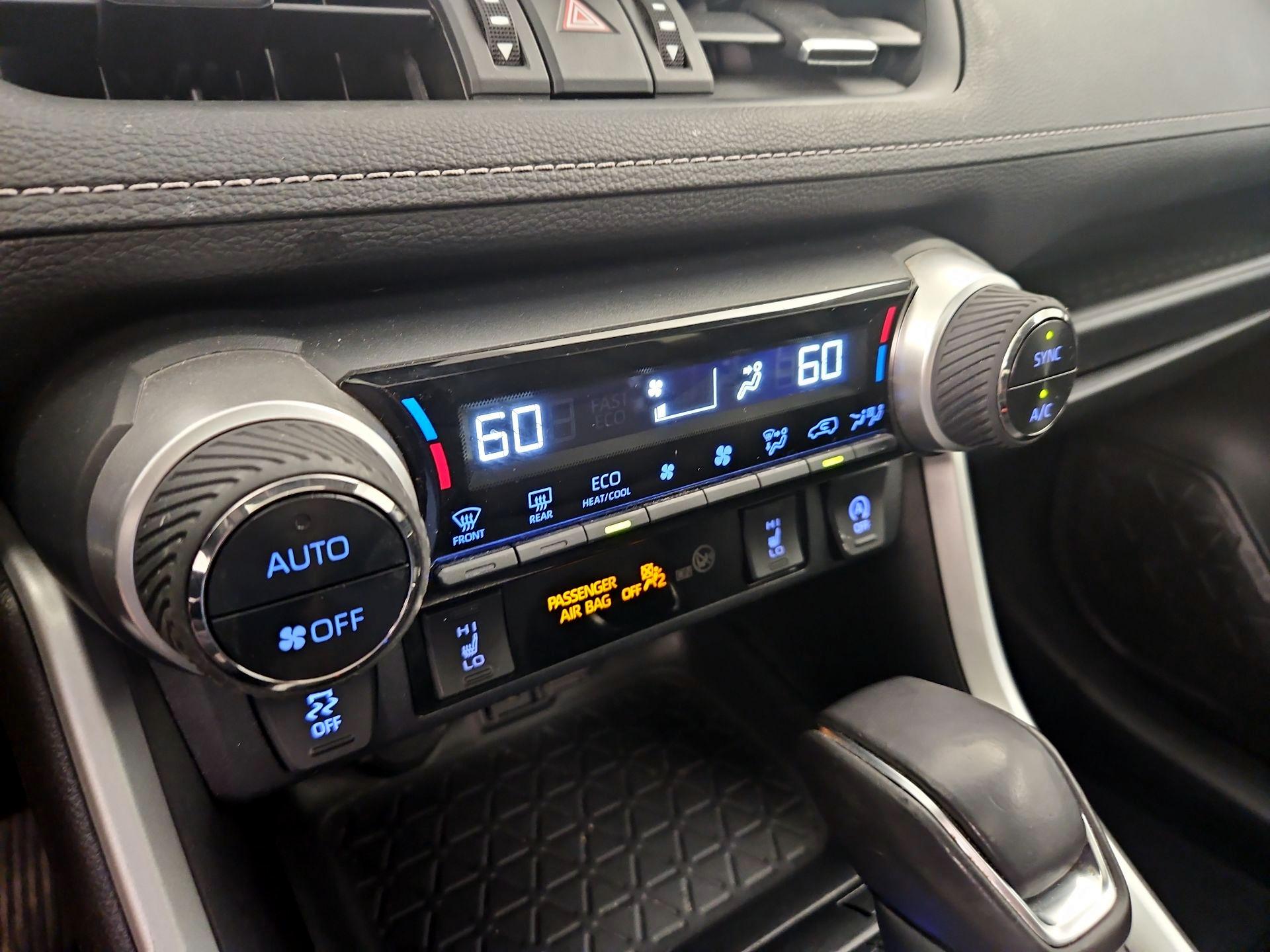 Thumbnail: 2020 Toyota RAV4 - 16