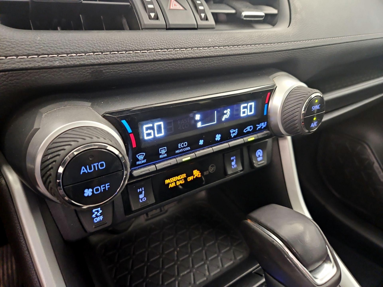 2020 Toyota RAV4 XLE Premium - Photo 17