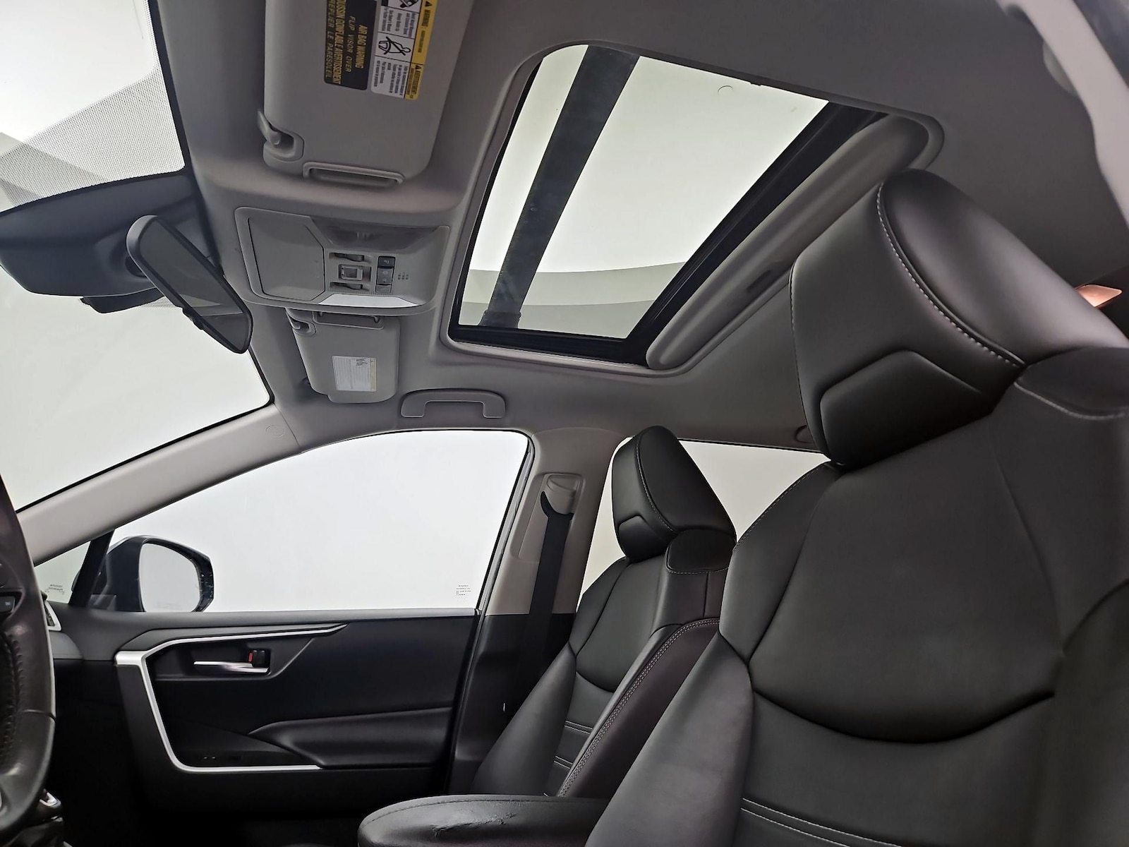 2020 Toyota RAV4 XLE Premium - Photo 20