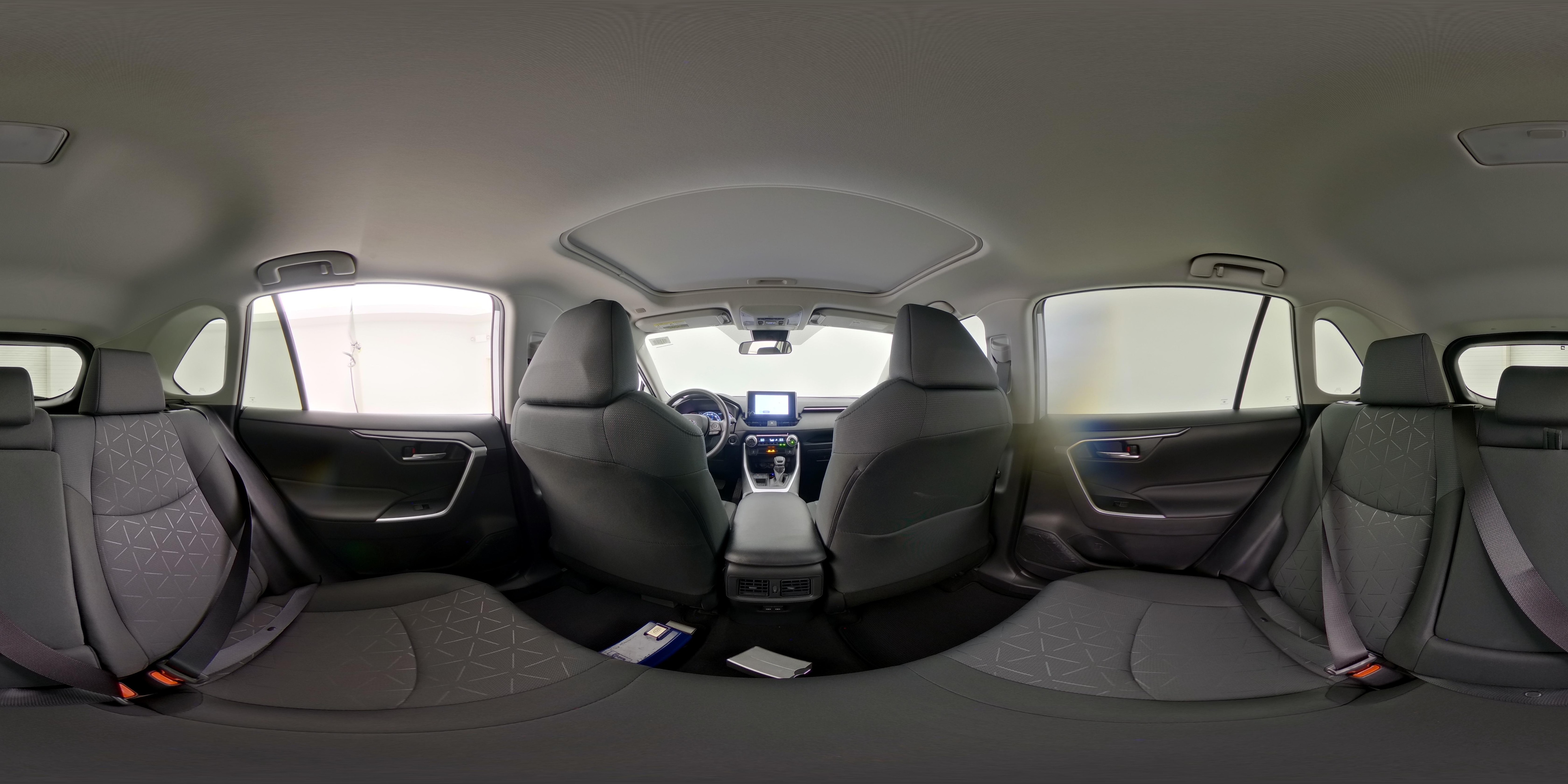 2025 Toyota RAV4 XLE - Photo 26