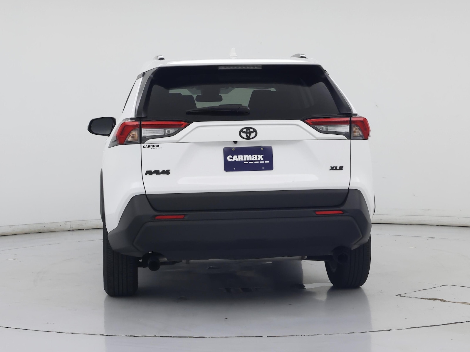 2025 Toyota RAV4 XLE - Photo 7