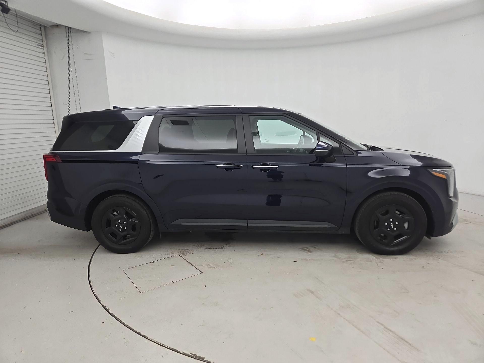Thumbnail: 2025 Kia Carnival - 4