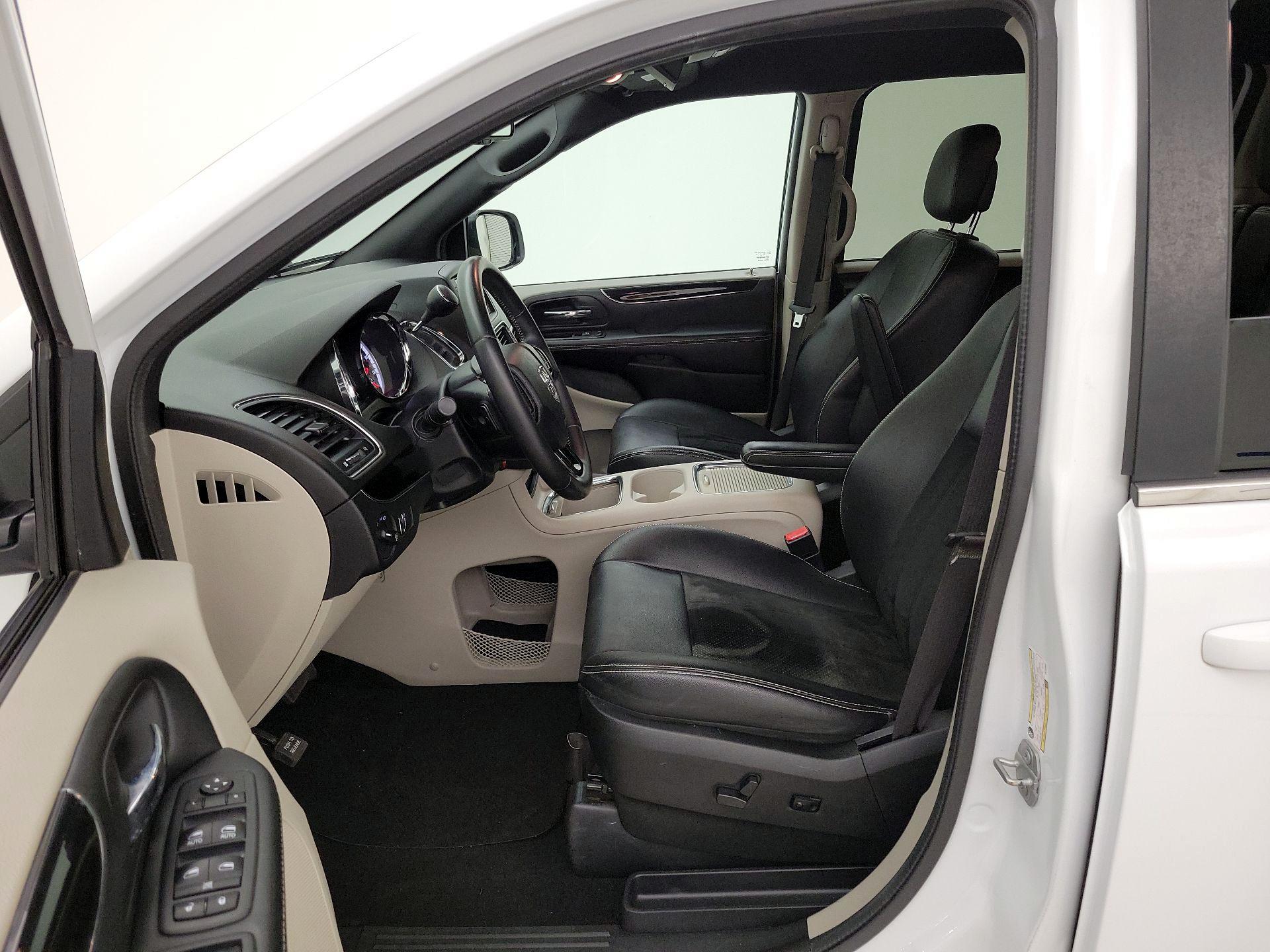 Thumbnail: 2018 Dodge Grand Caravan - 11