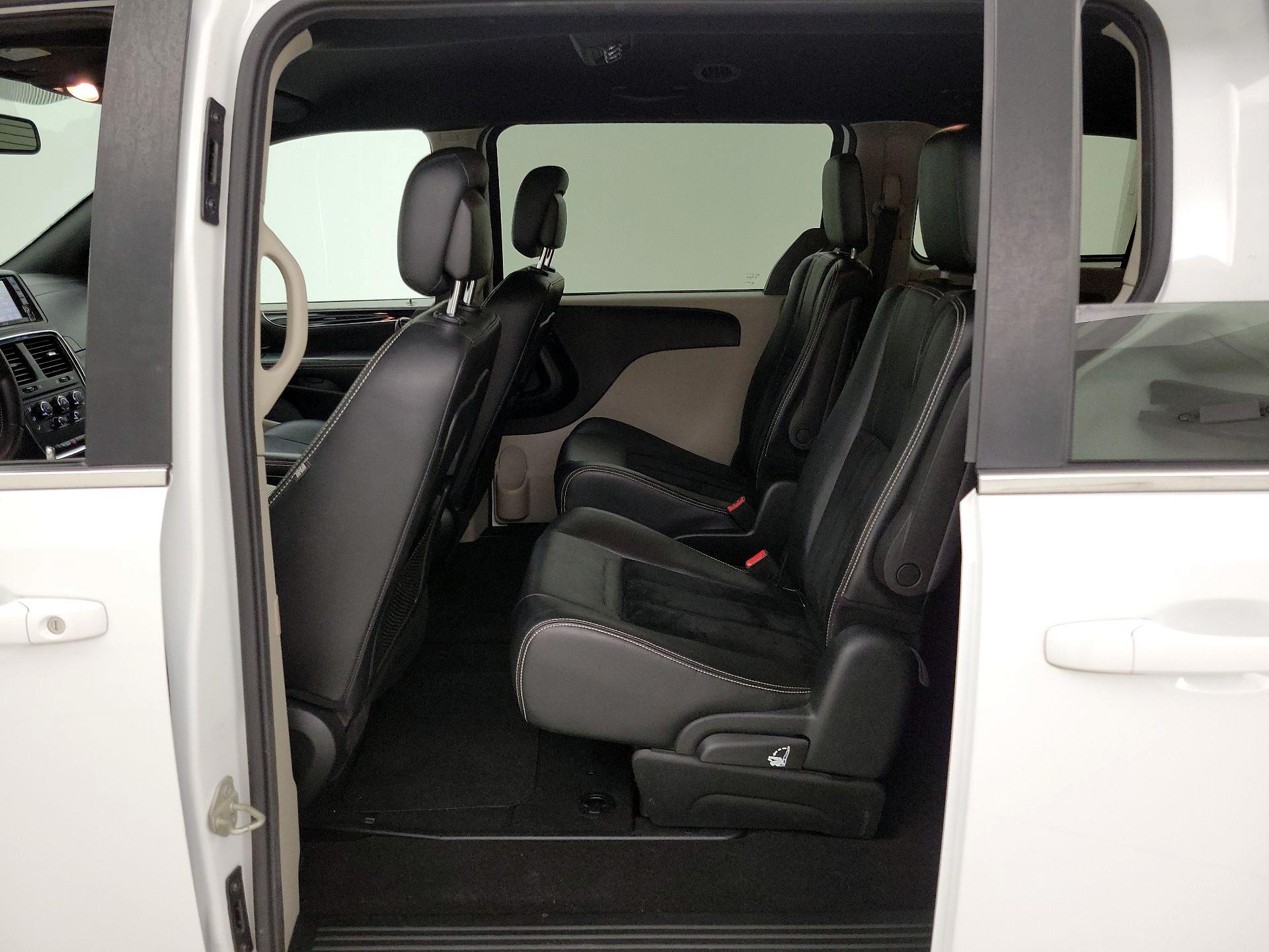 Thumbnail: 2018 Dodge Grand Caravan - 19