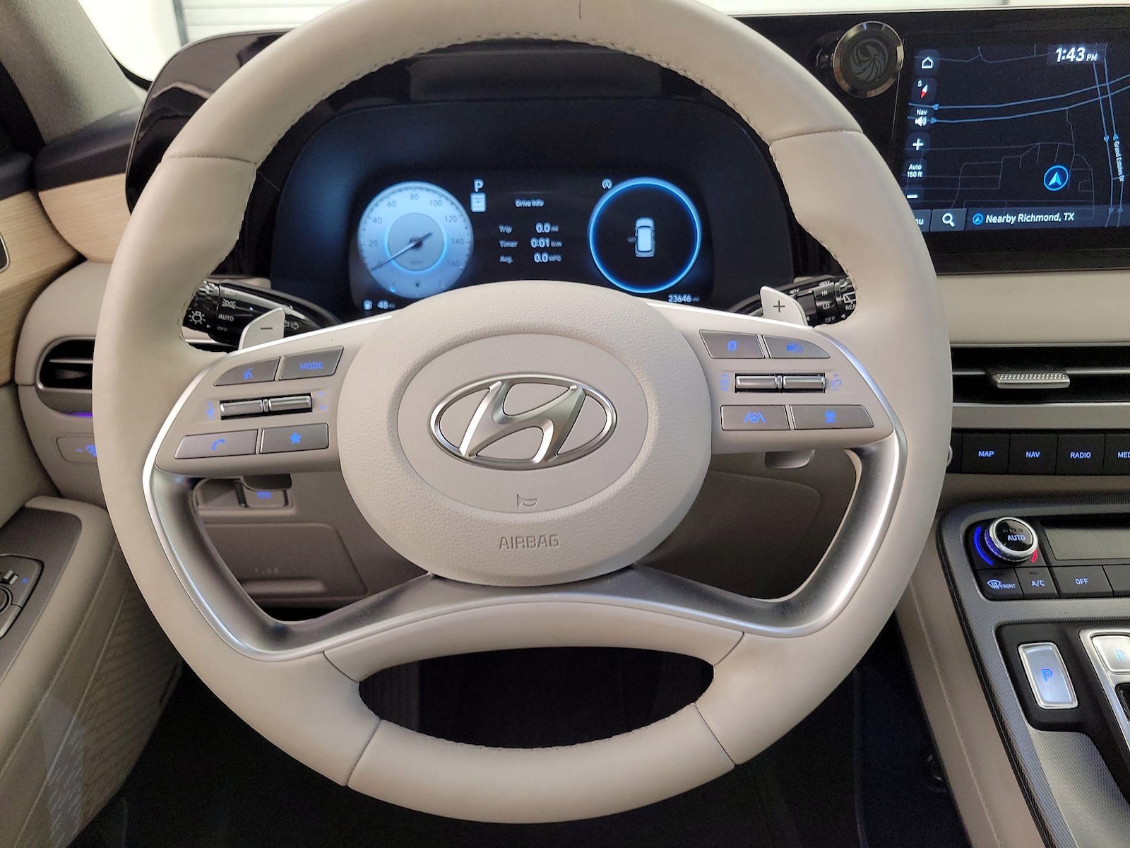 2024 Hyundai Palisade Limited - Photo 11