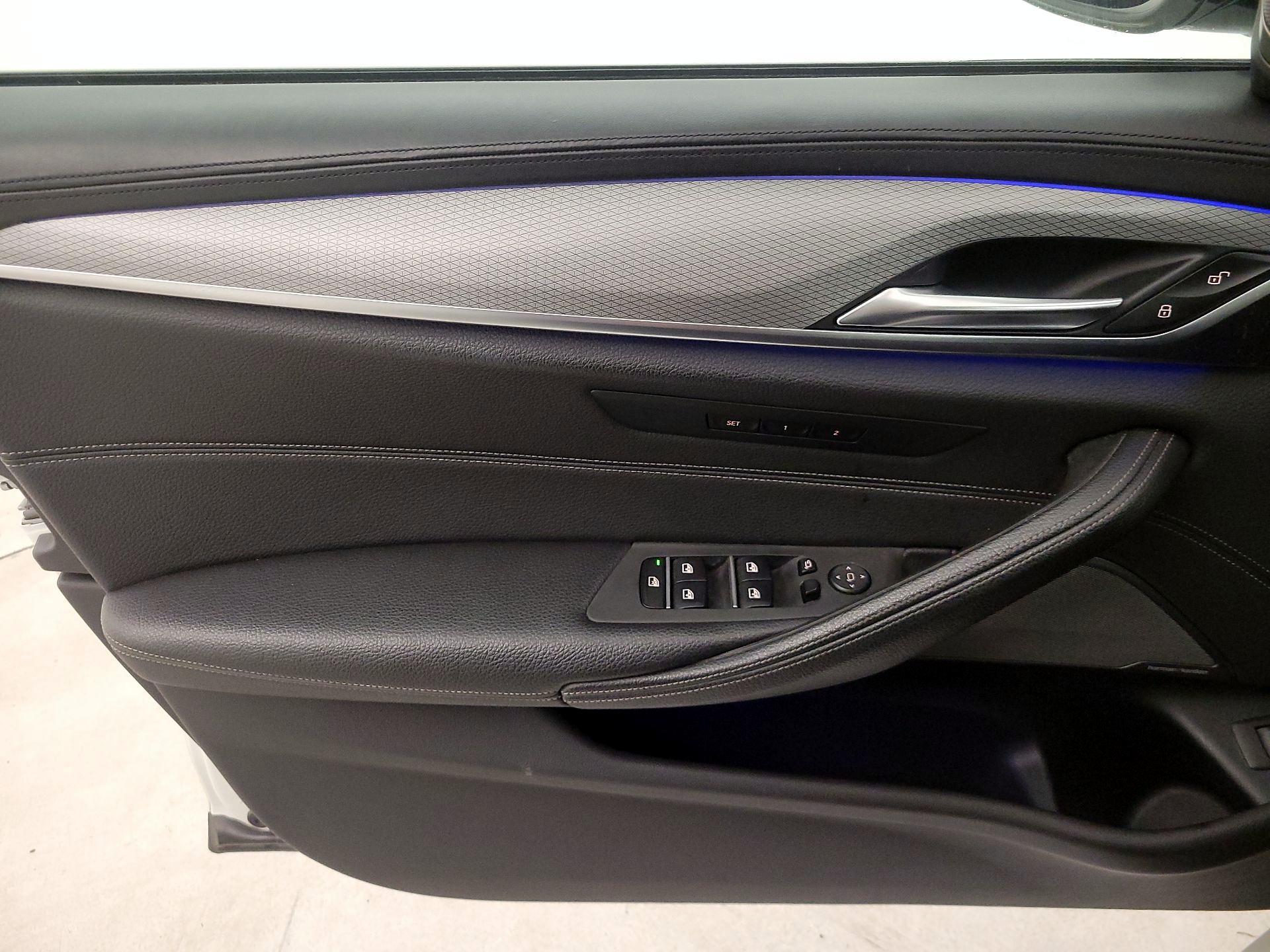 Thumbnail: 2018 BMW 5 Series - 12