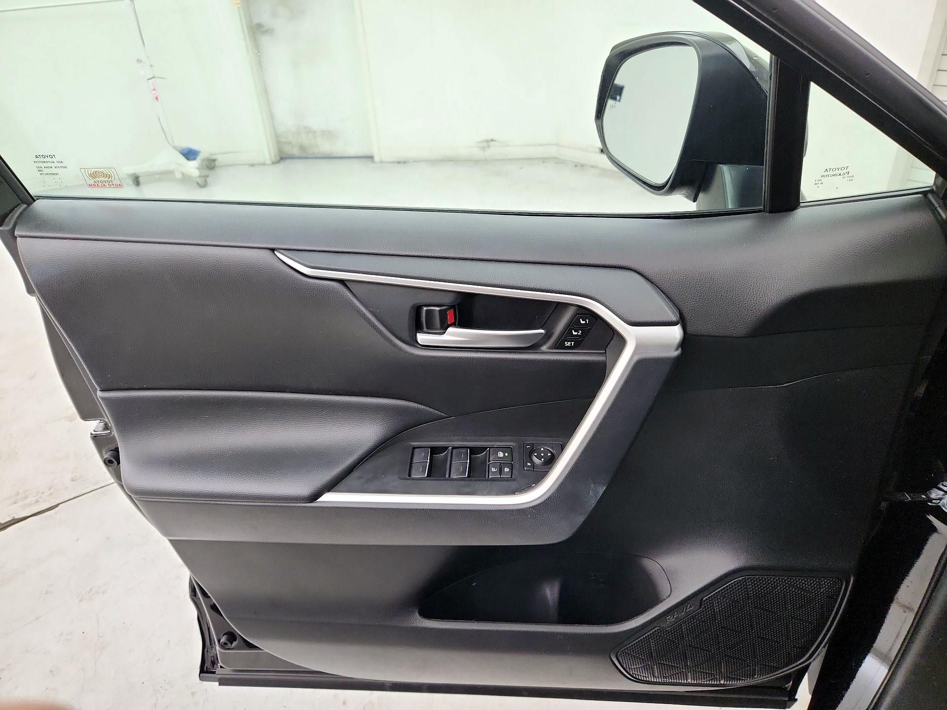 Thumbnail: 2024 Toyota RAV4 - 12