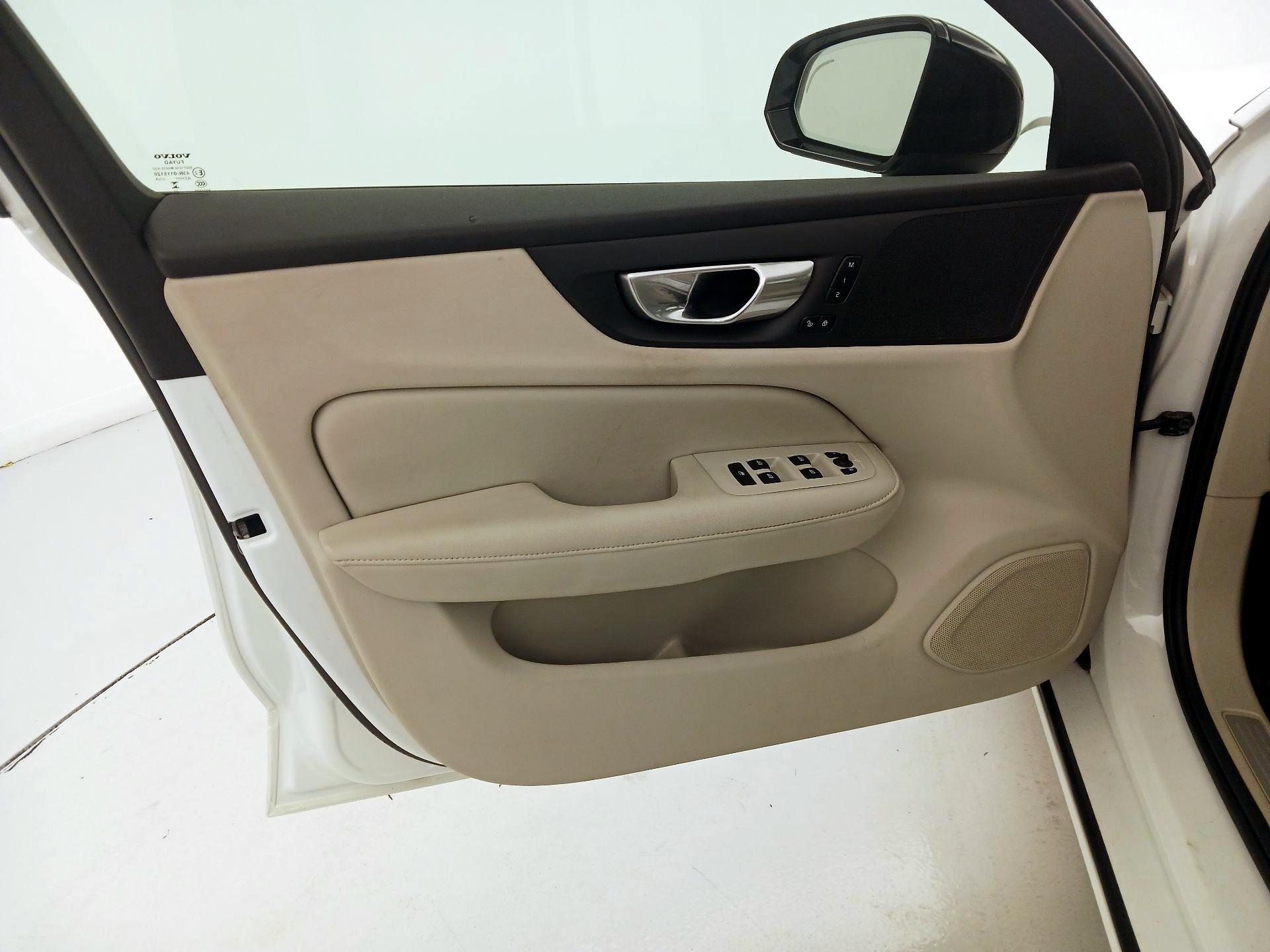 Thumbnail: 2024 Volvo S60 - 12