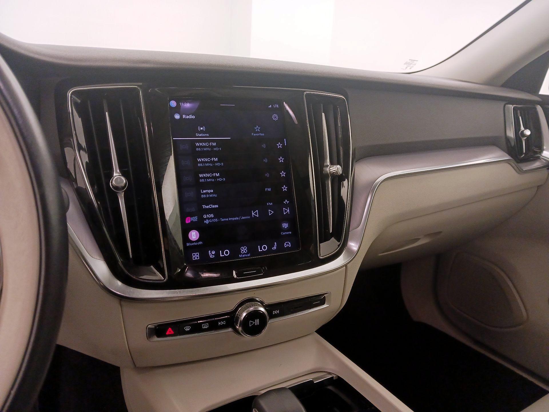 Thumbnail: 2024 Volvo S60 - 15