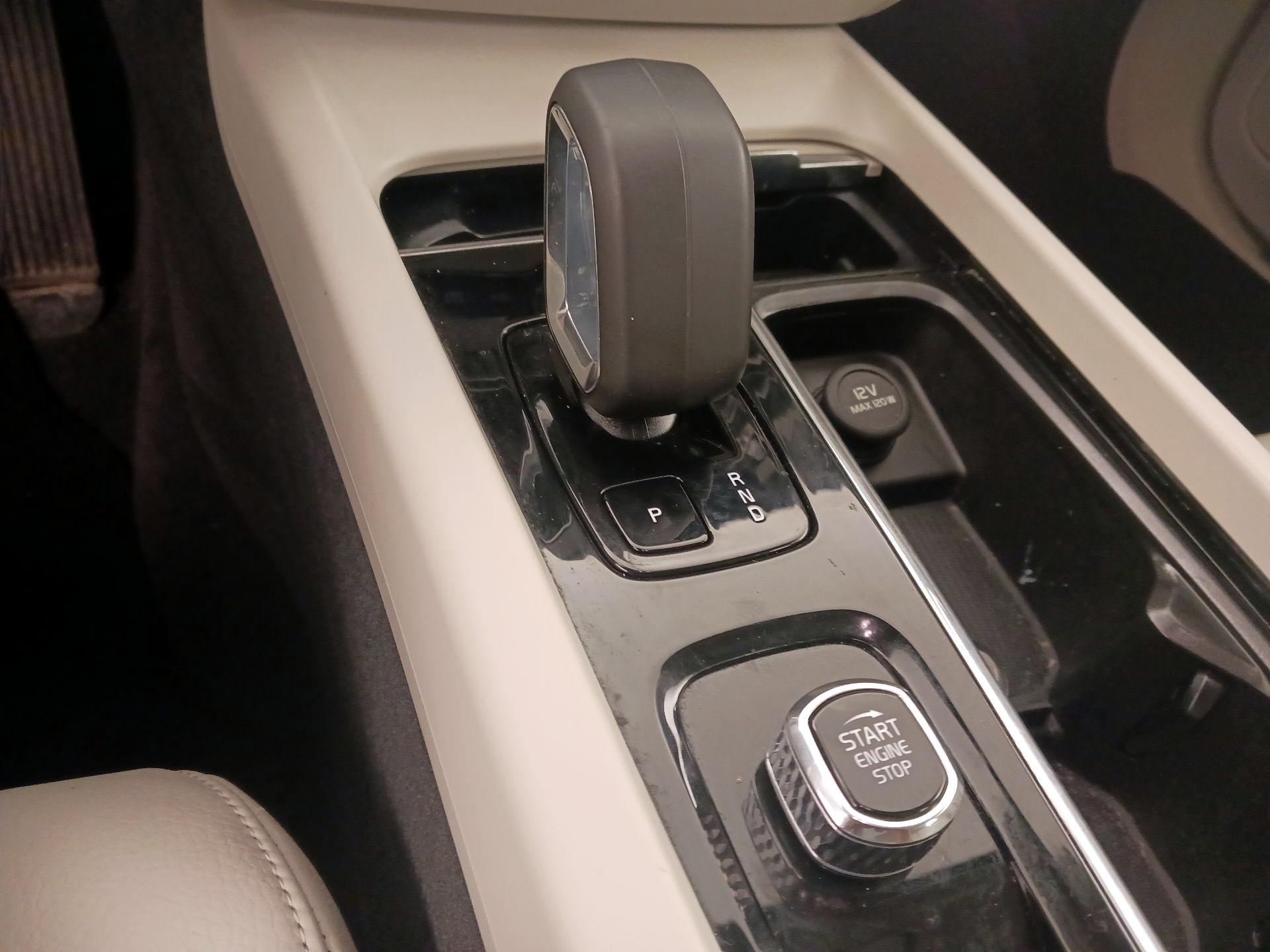 Thumbnail: 2024 Volvo S60 - 17
