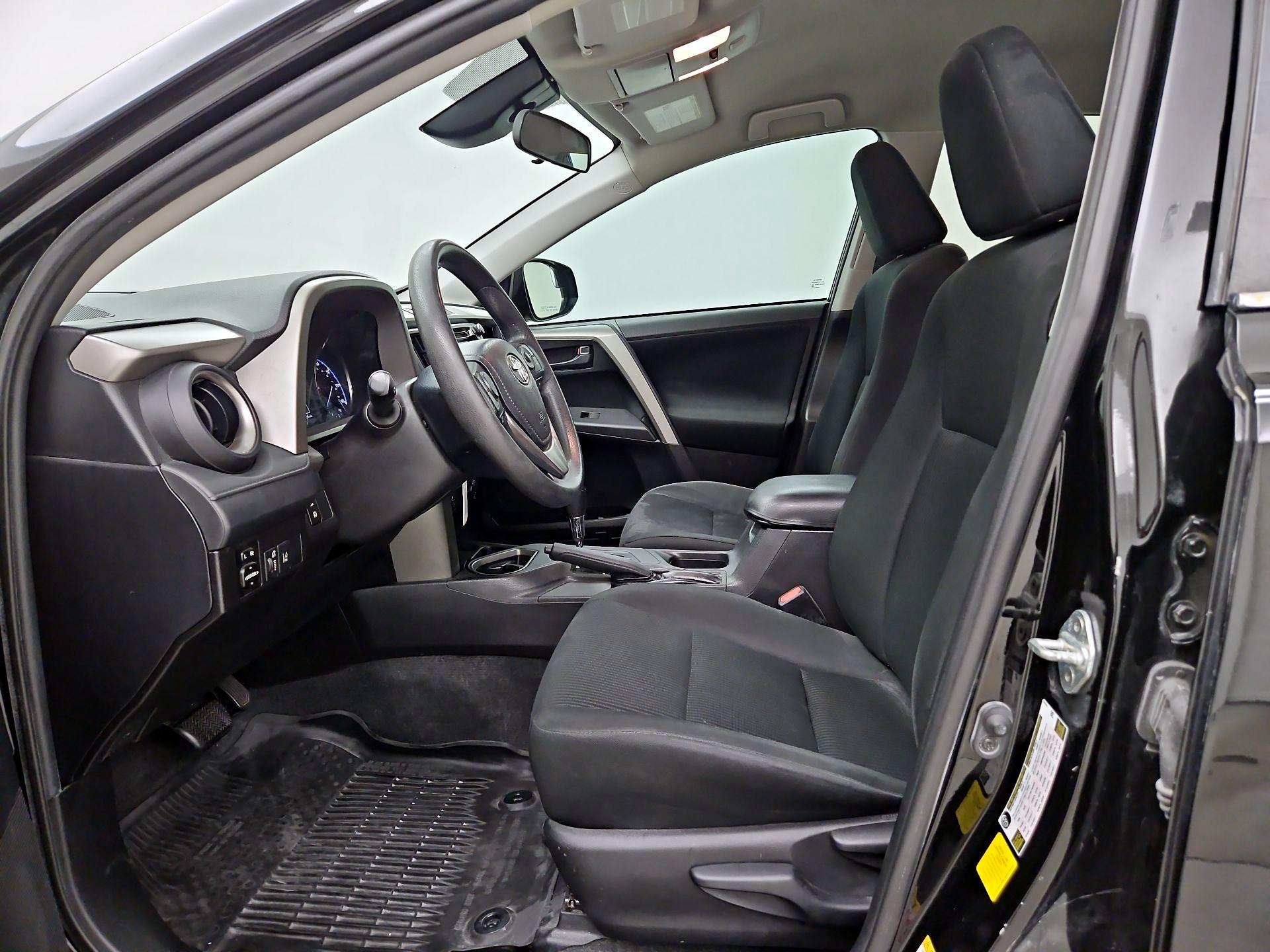 Thumbnail: 2018 Toyota RAV4 - 11