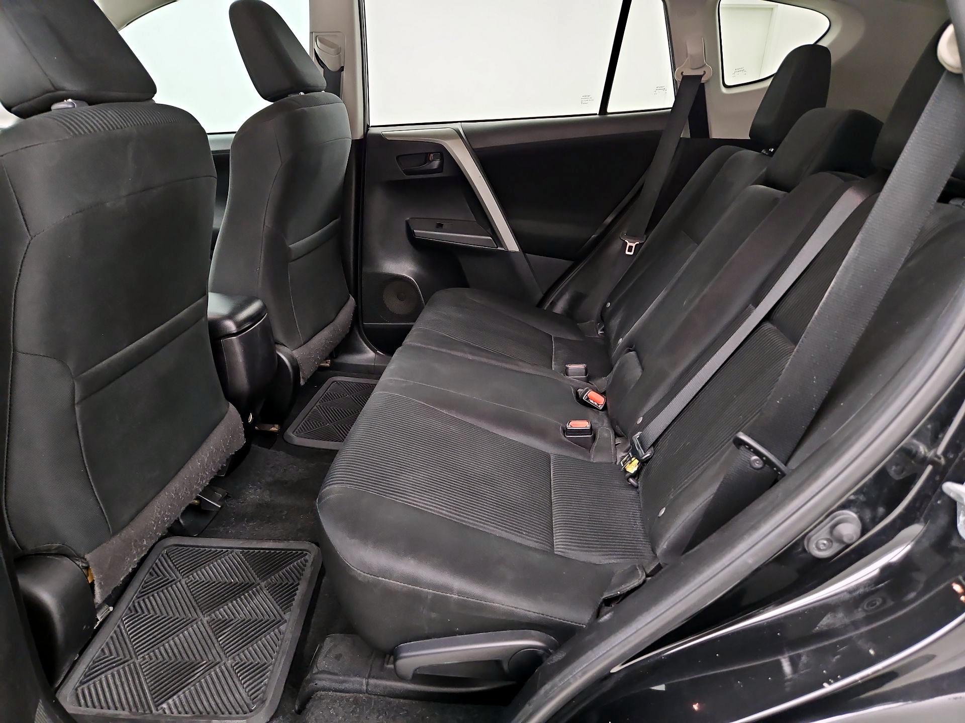 Thumbnail: 2018 Toyota RAV4 - 19