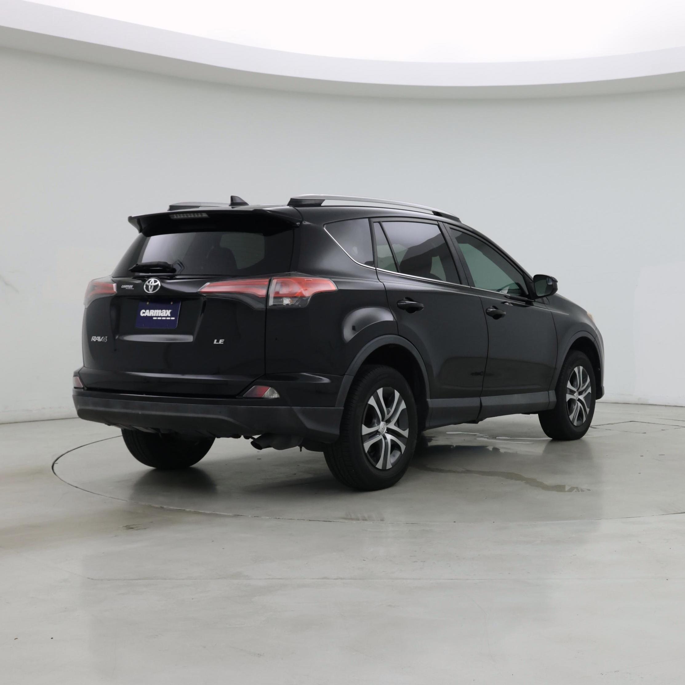 Thumbnail: 2018 Toyota RAV4 - 8